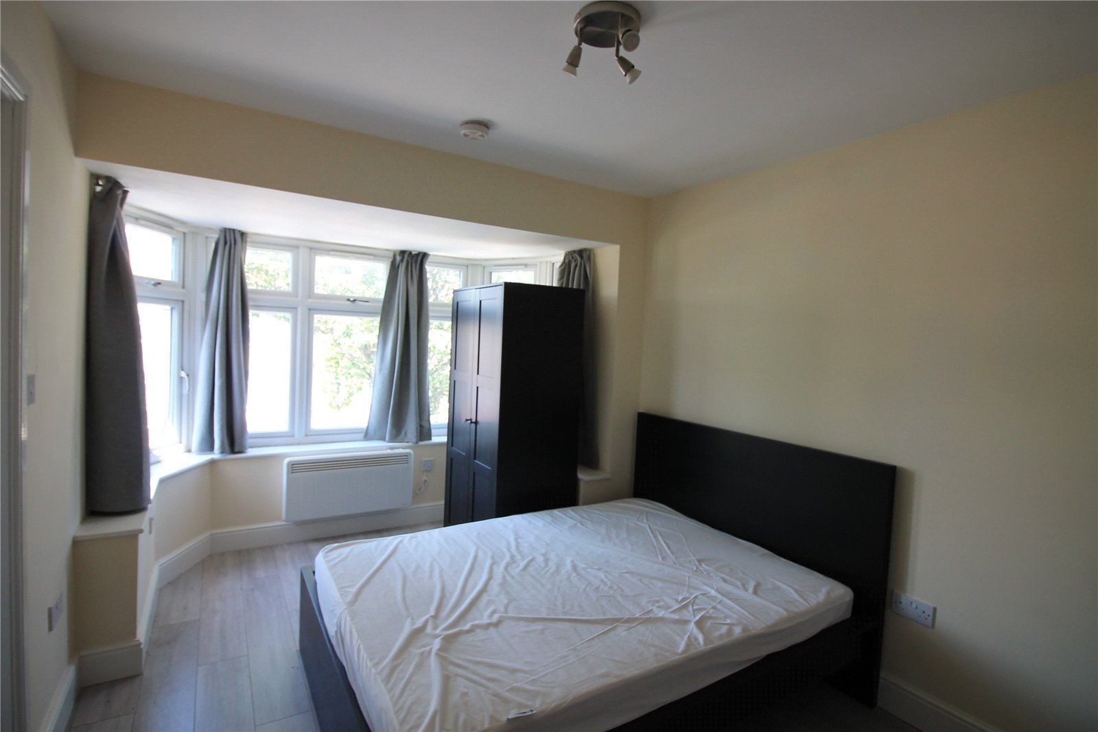Studio to rent in Bideford Avenue, Perivale, Greenford UB6 Zoopla