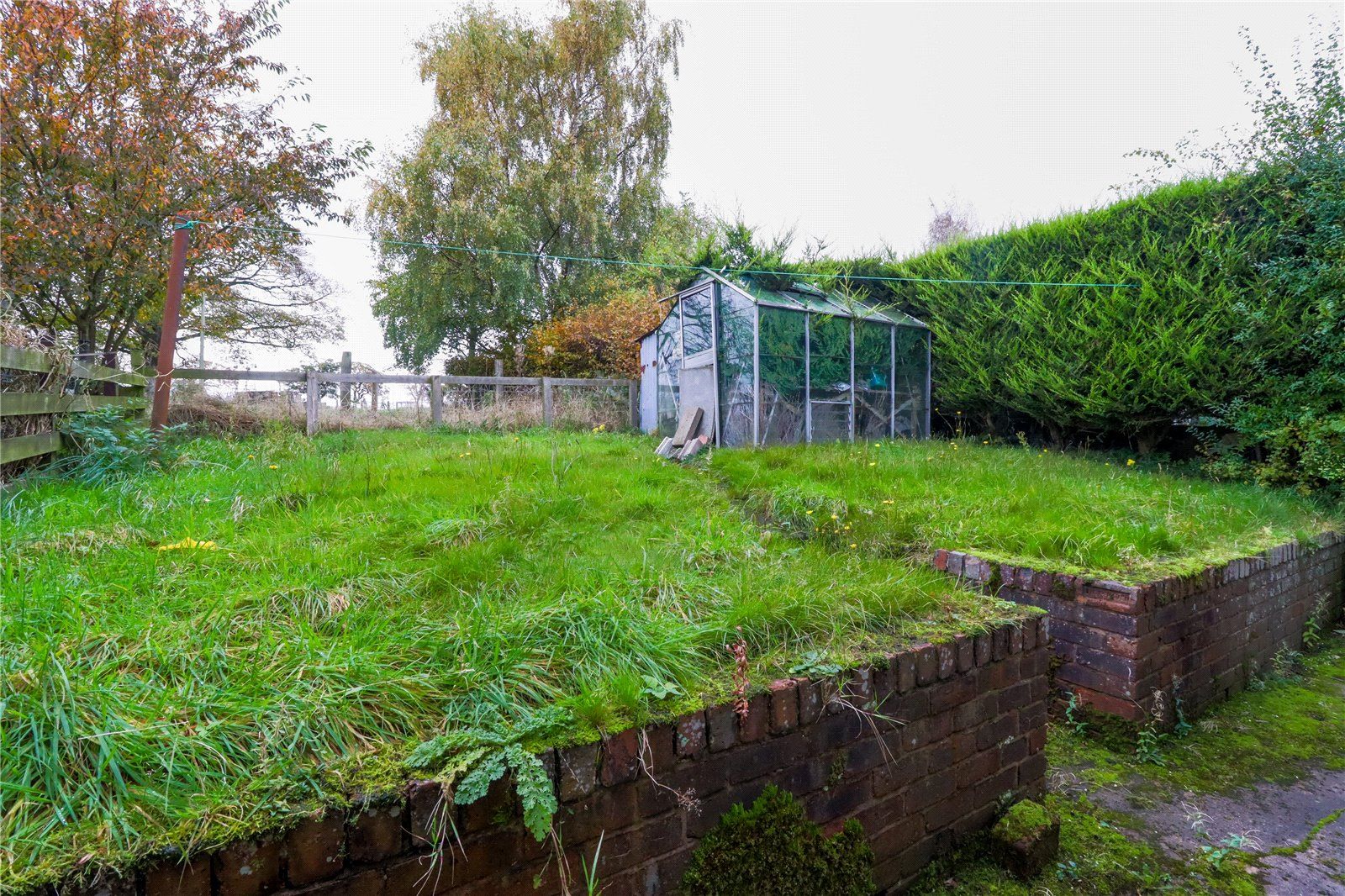 3 bed end terrace house for sale in 4 Braeside, Milton, Brampton