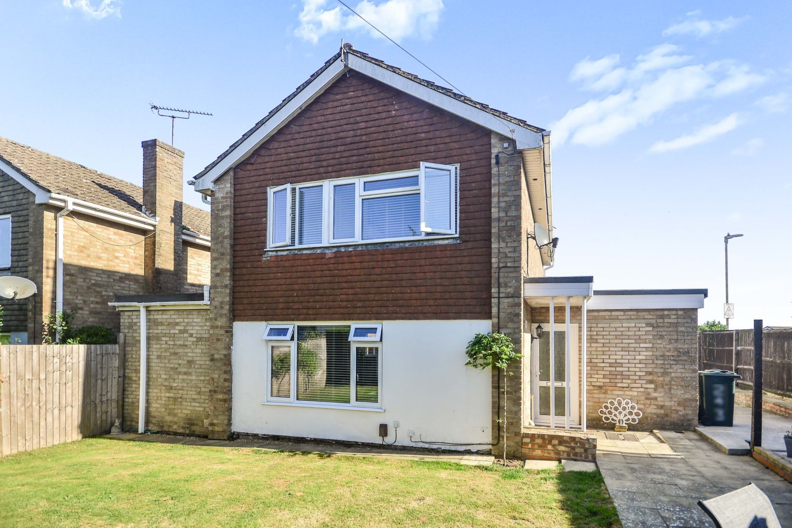 4 bed detached house for sale in Hythe Road, Ashford TN24 Zoopla