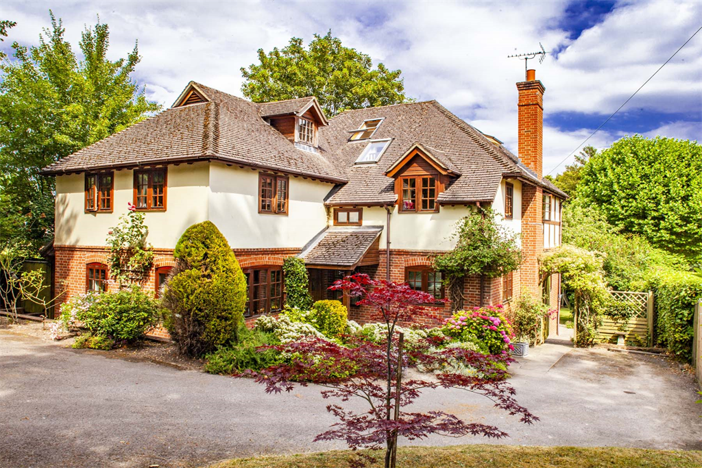 5 bed detached house for sale in Acer Lodge, Streatley On Thames RG8