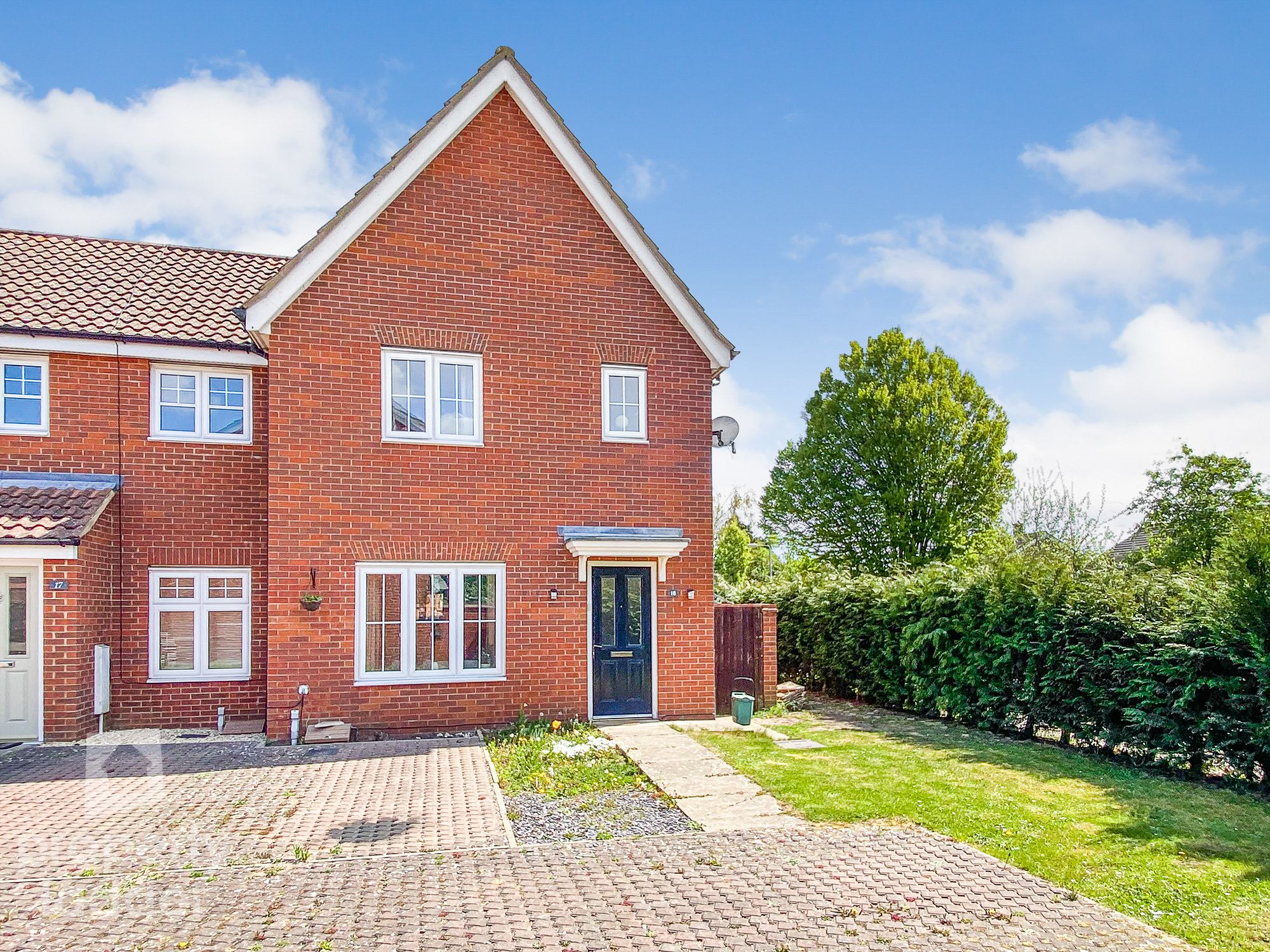 3 bed end terrace house for sale in Mountbatten Drive, Old Catton