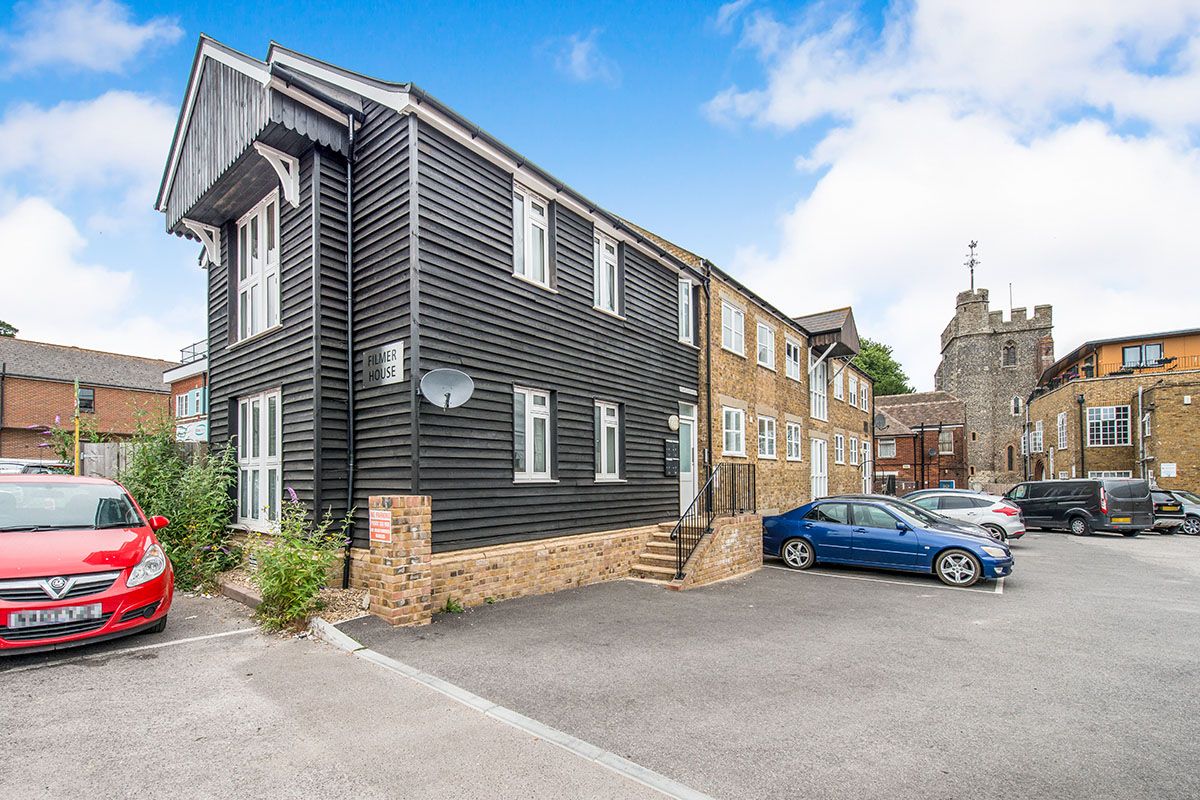 2 bed flat to rent in High Street, Sittingbourne, Kent ME10 Zoopla