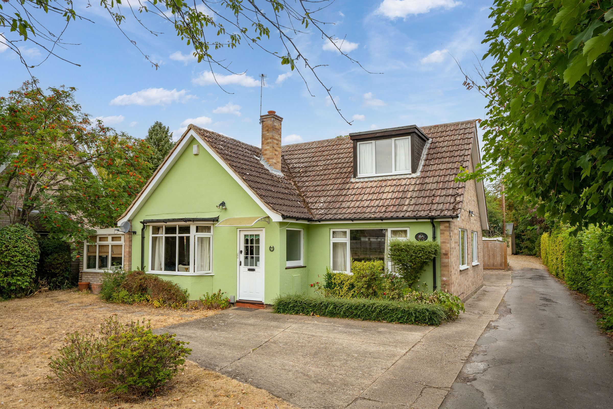 3 bed detached bungalow for sale in High Street, Foxton, Cambridge CB22
