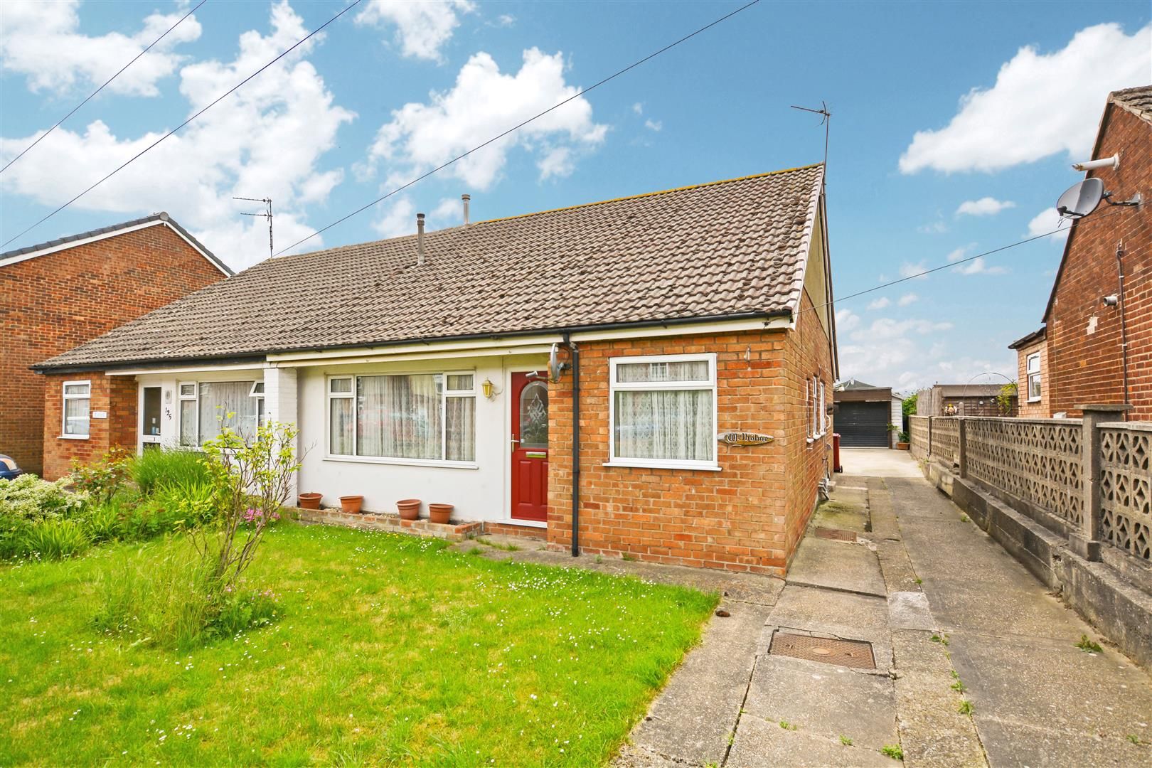 3 bed semidetached bungalow for sale in Northlands Road, Winterton