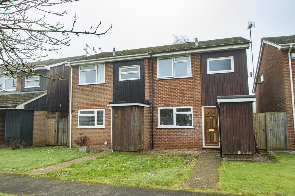 3 bed semidetached house for sale in Wayside Green, Woodcote, Reading