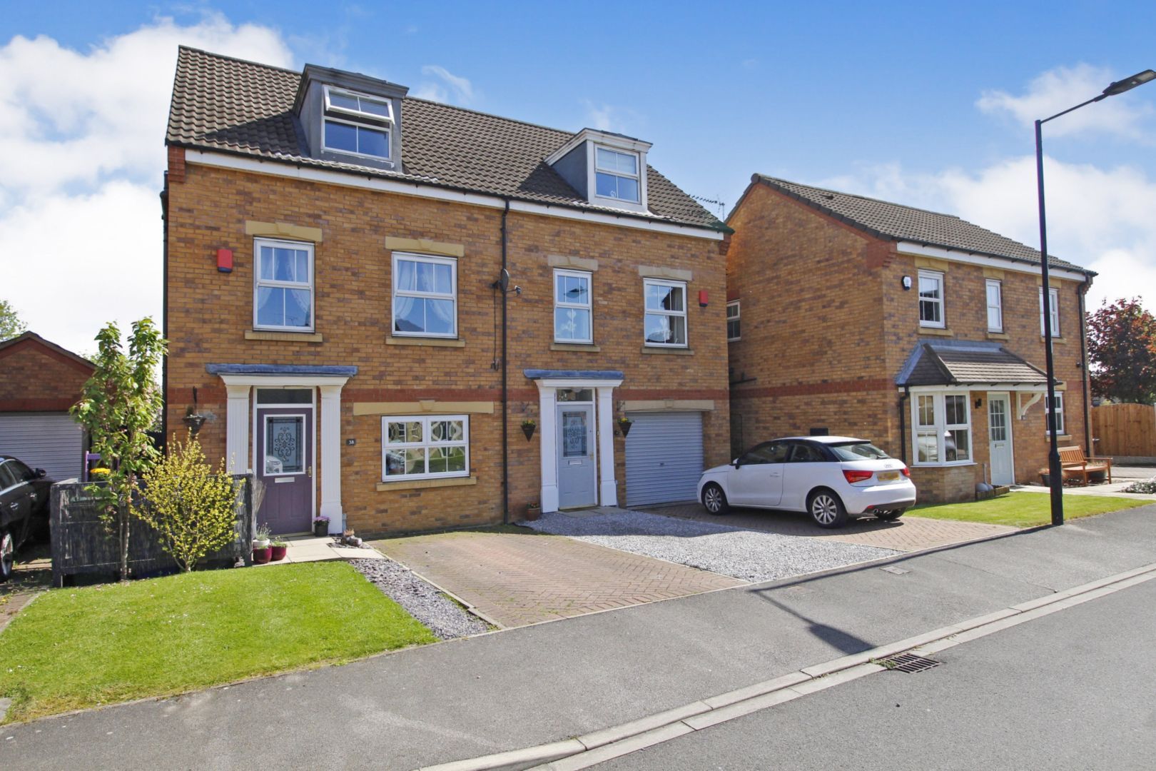 3 bed semidetached house for sale in Nunnington Way, Kirk Sandall