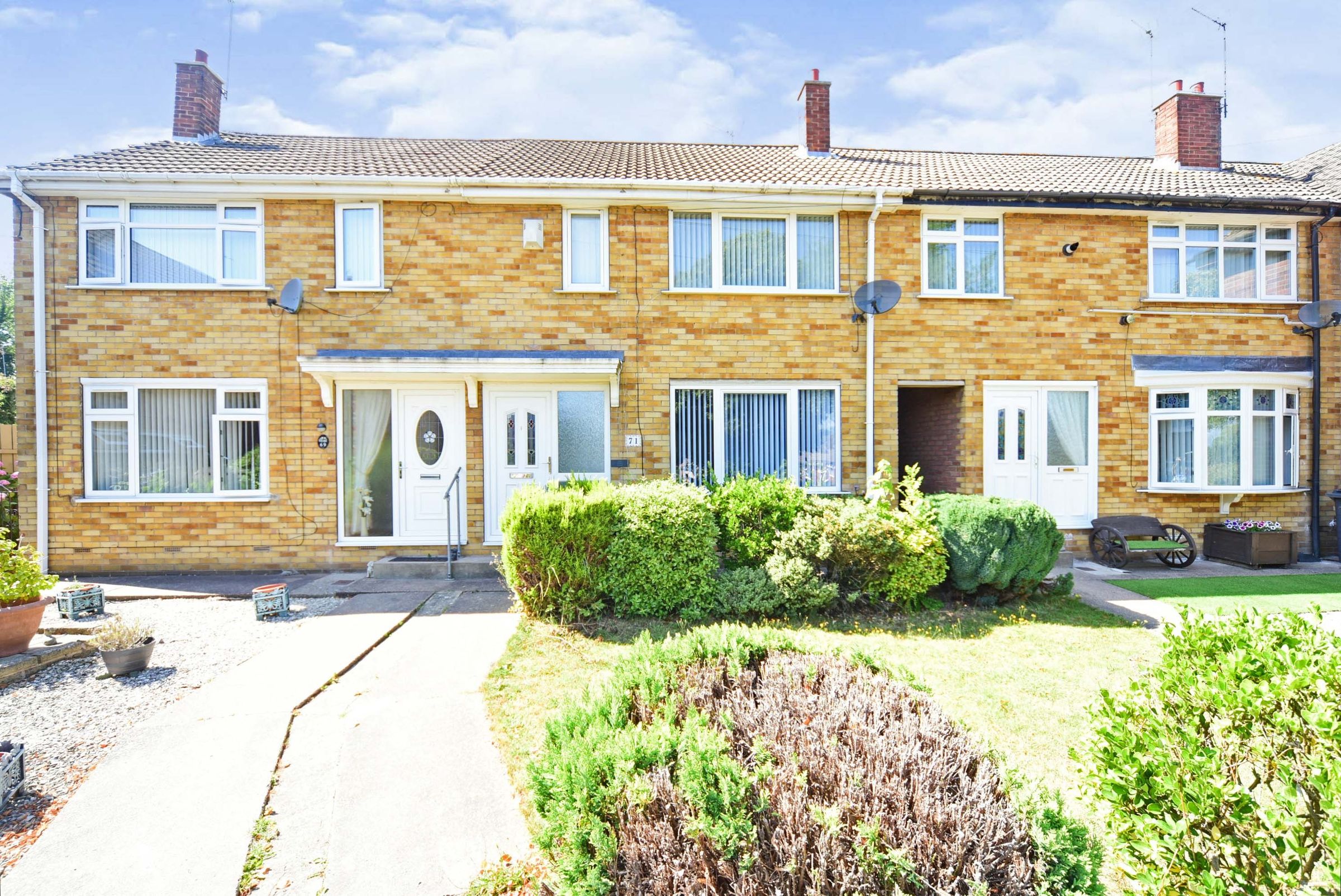 2 bed terraced house for sale in Sinclair Crescent, Hull, East