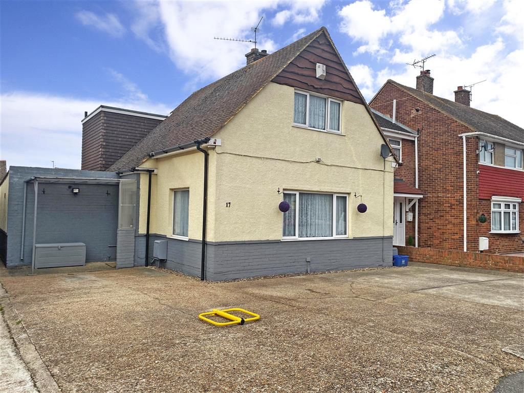 4 bed bungalow for sale in Hoo Common, Chattenden, Rochester, Kent ME3