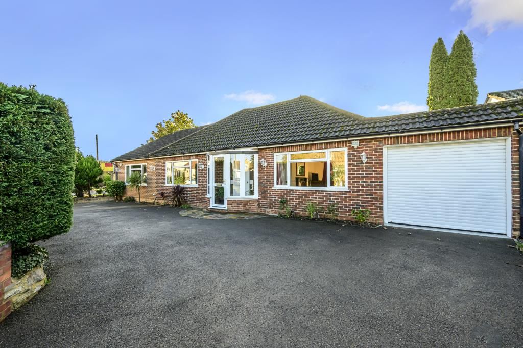 4 bed detached bungalow to rent in Thorpe, Egham TW20 Zoopla