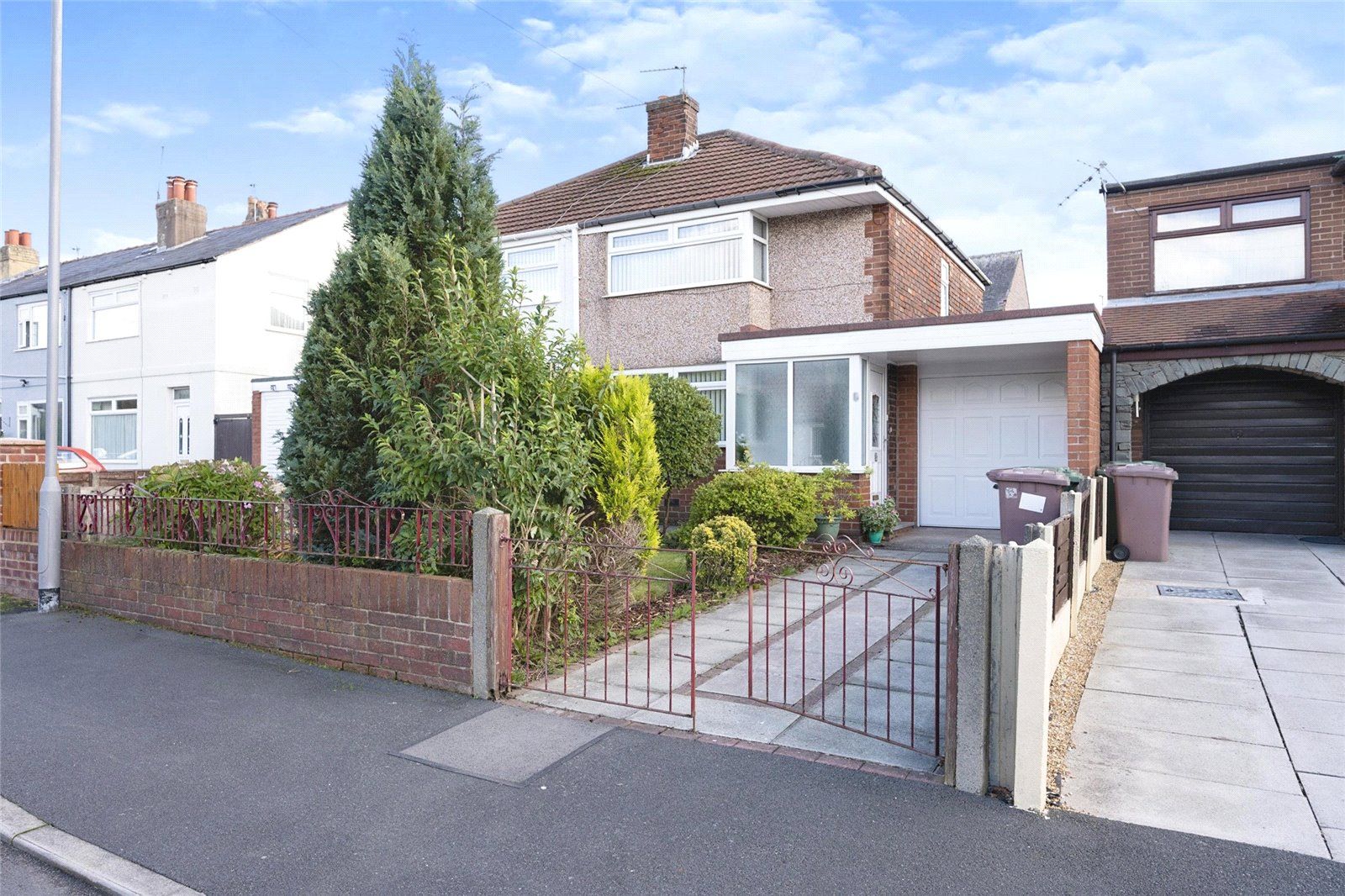 3 bed semidetached house for sale in Park Avenue, Rainhill, Prescot