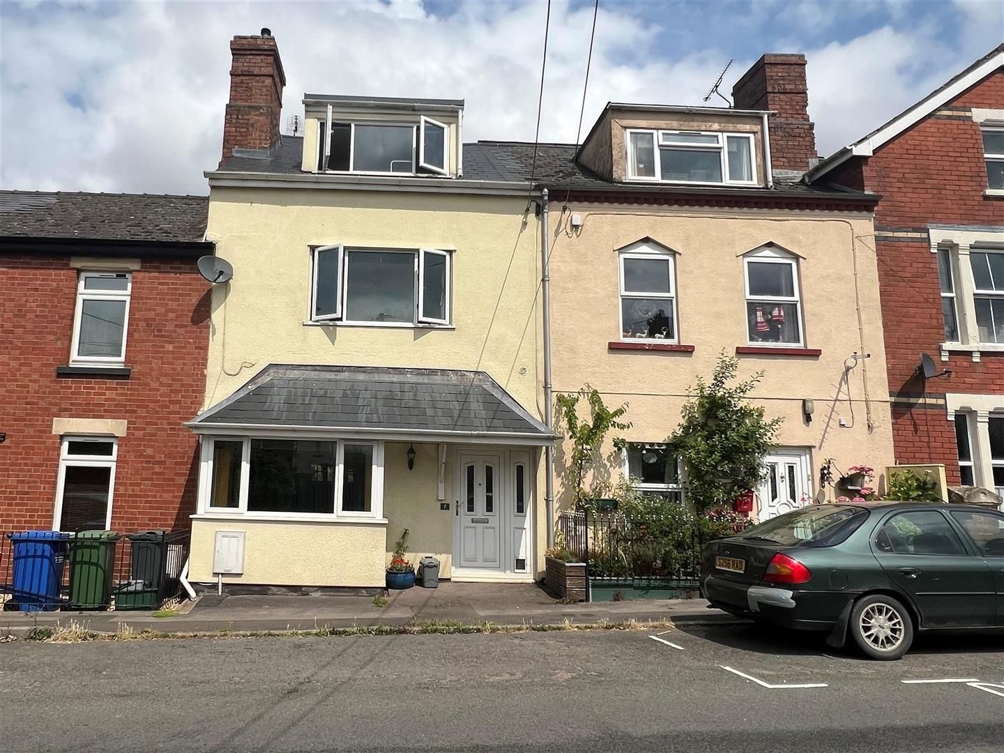 4 bed terraced house for sale in Gloucester Road, Newtown, Berkeley