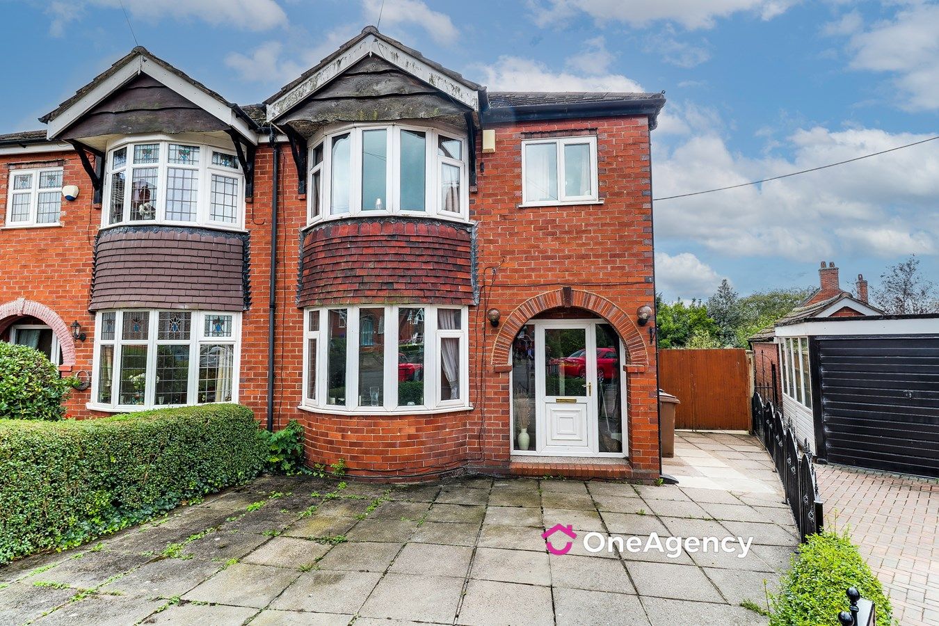 3 bed semidetached house for sale in Birchgate Grove, Bucknall, Stoke
