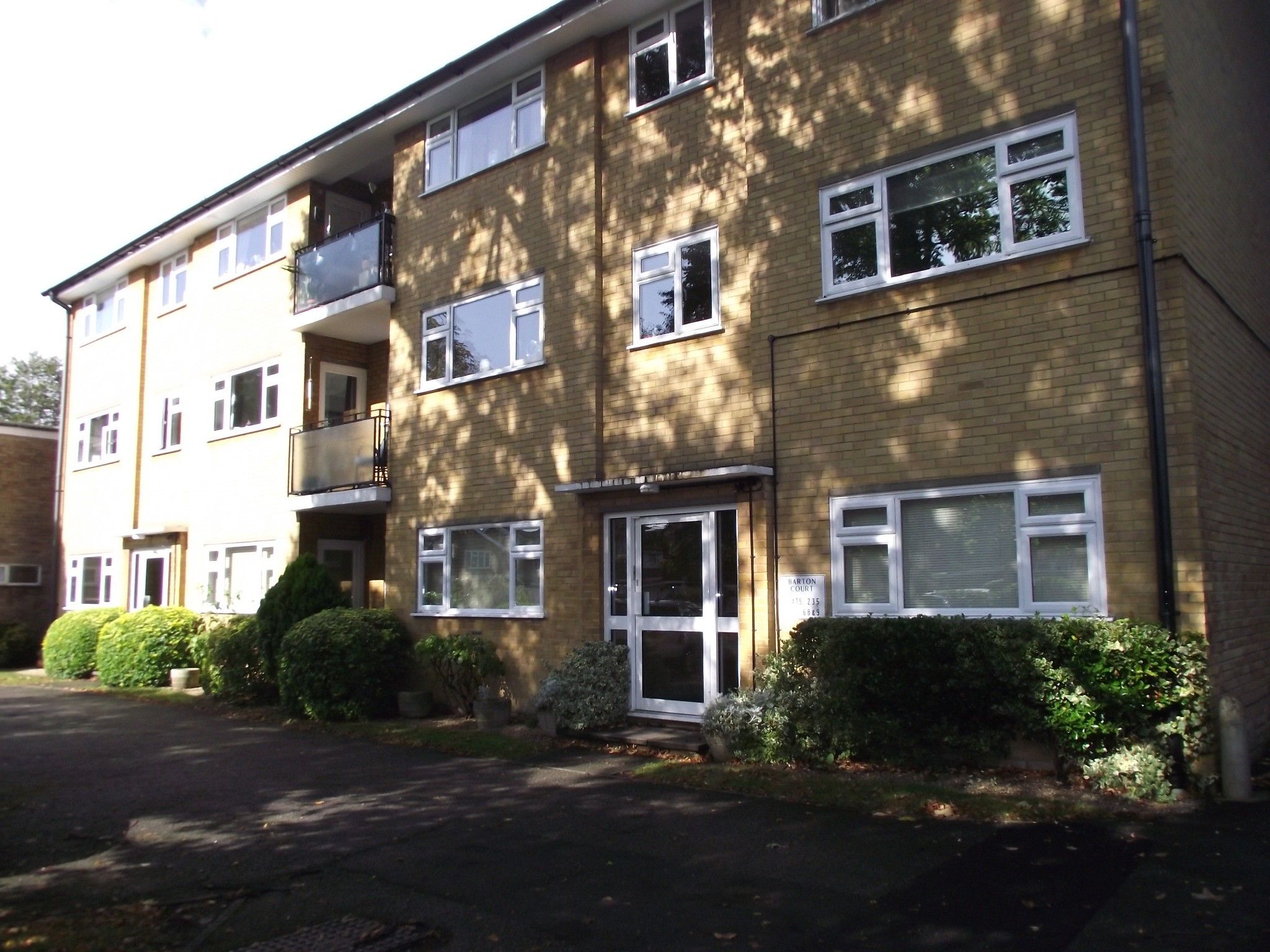 2 bed flat to rent in Cambridge Road West, Farnborough GU14 Zoopla