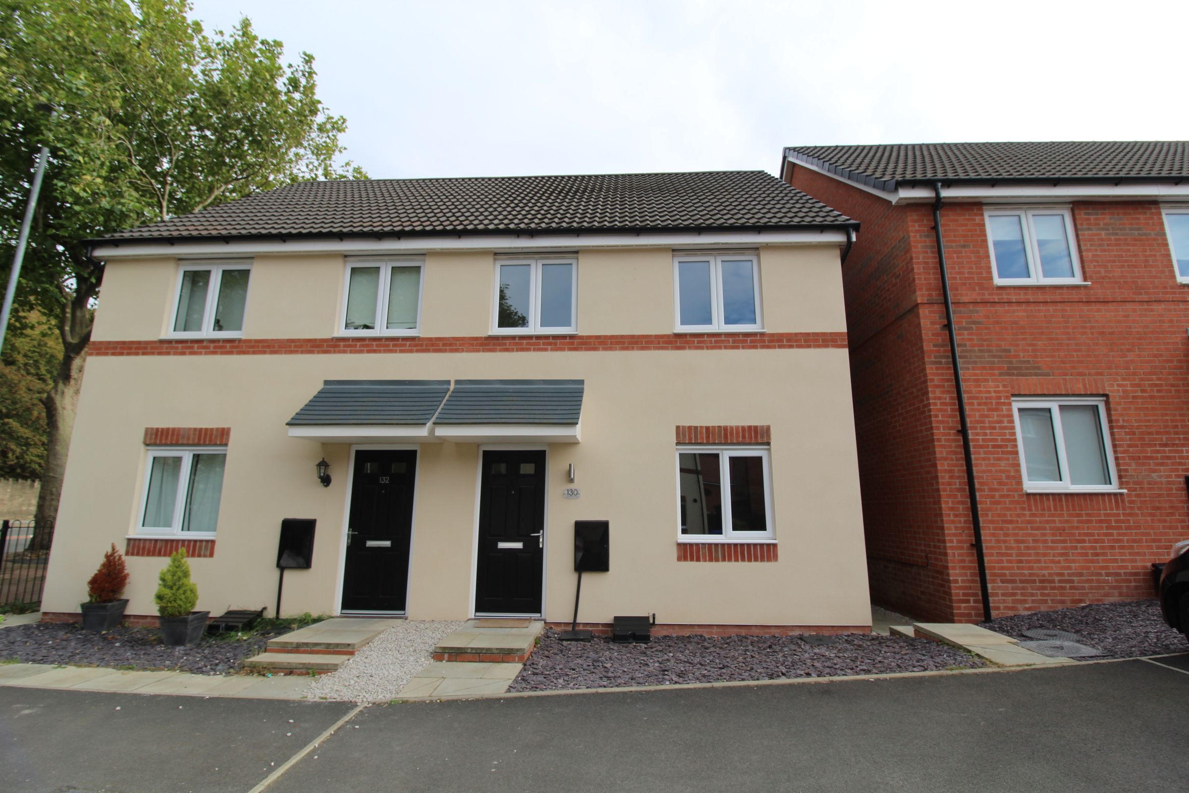 3 bed semidetached house to rent in Mandalay Road, Pleasley, Mansfield