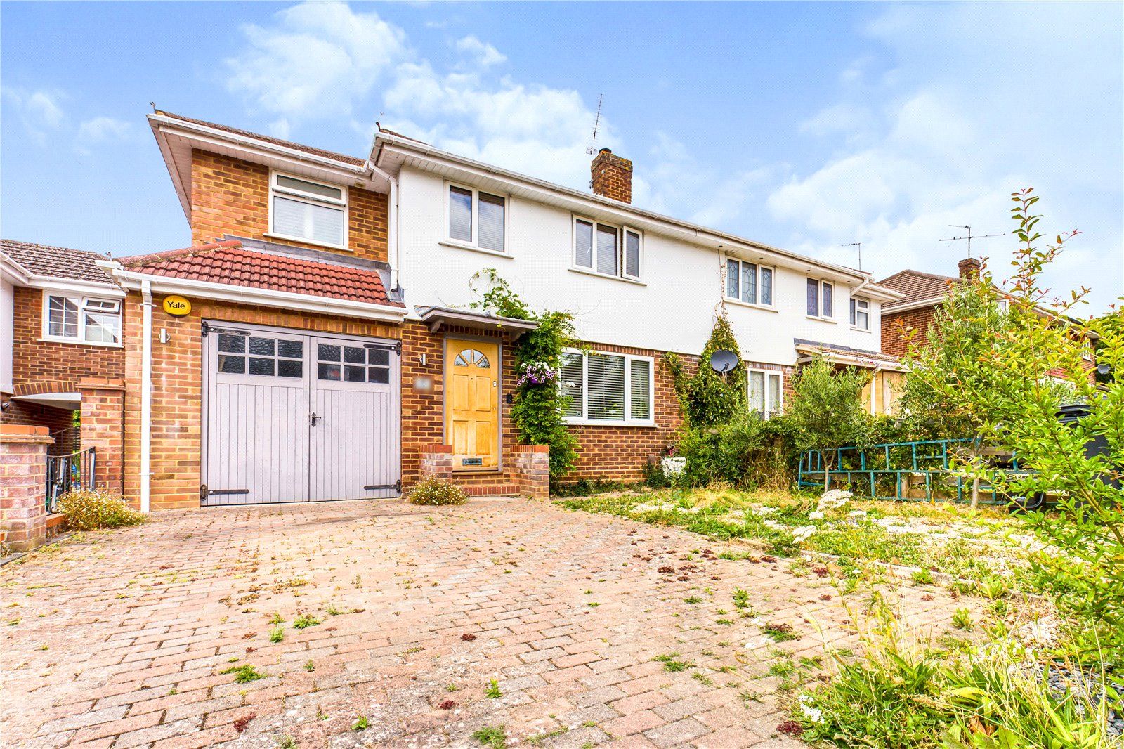 3 bed semidetached house for sale in Haywood Way, Reading, Berkshire