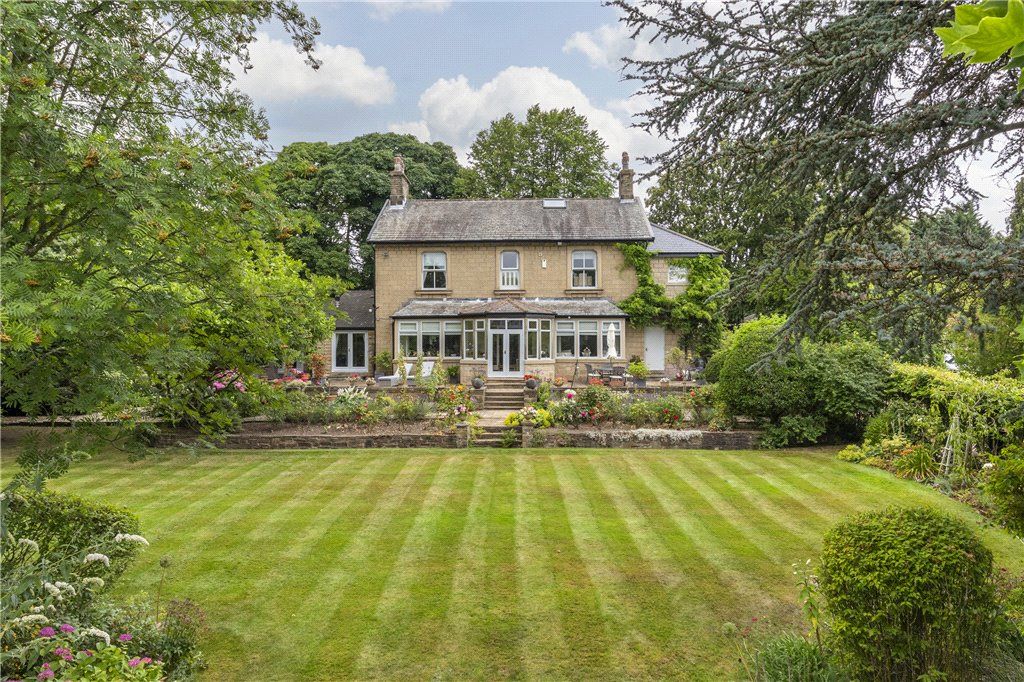 4 bed detached house for sale in Gilstead Lane, Bingley, West Yorkshire