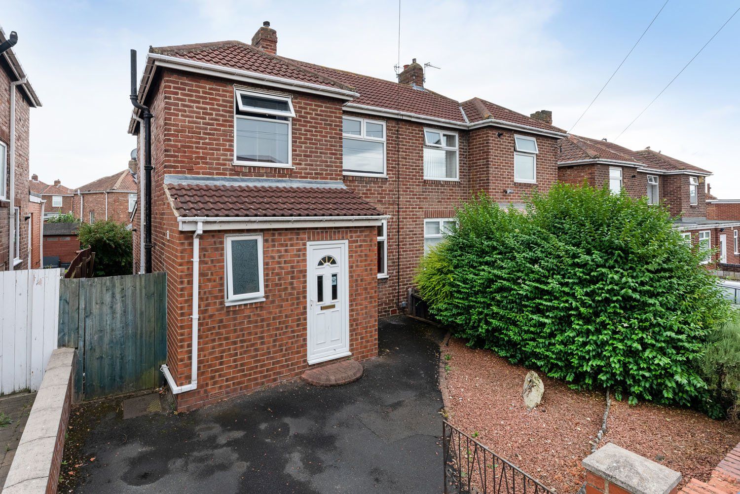 3 bed semidetached house for sale in Highwood Road, Newcastle Upon