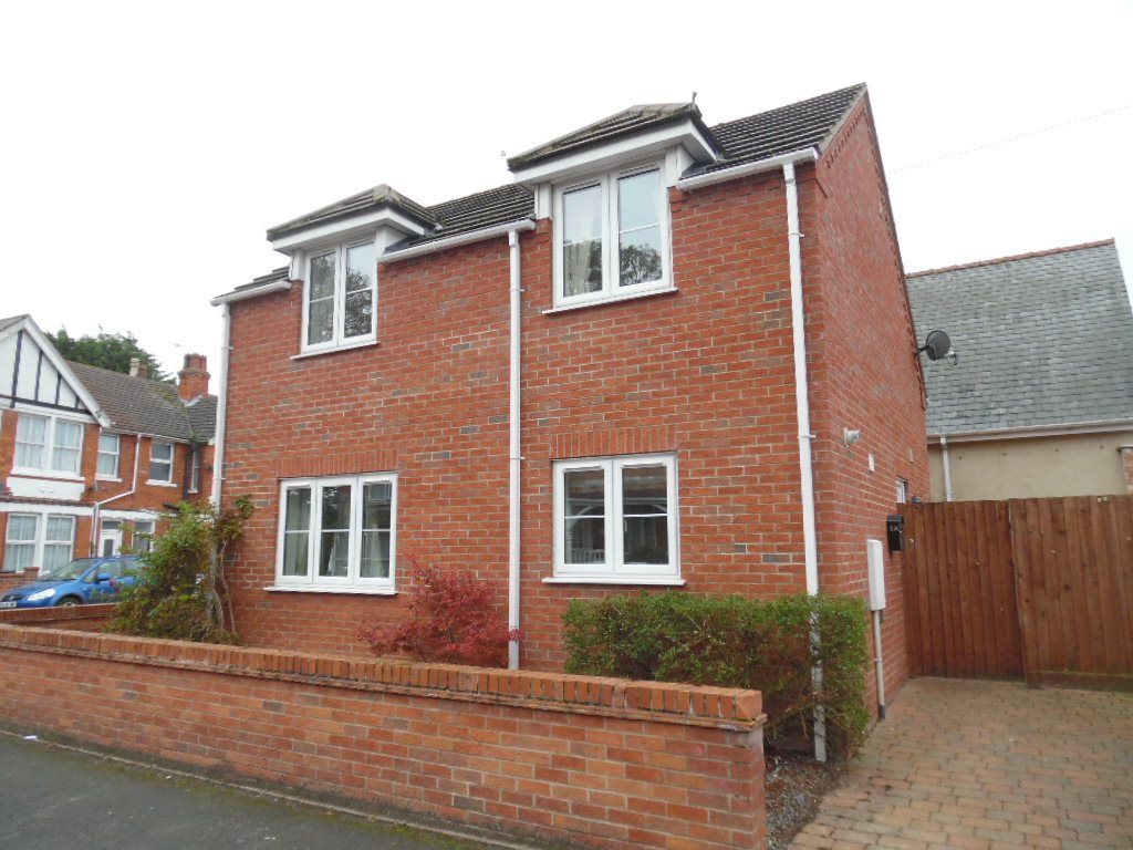 3 bed detached house to rent in Roseberry Avenue, Skegness PE25 Zoopla