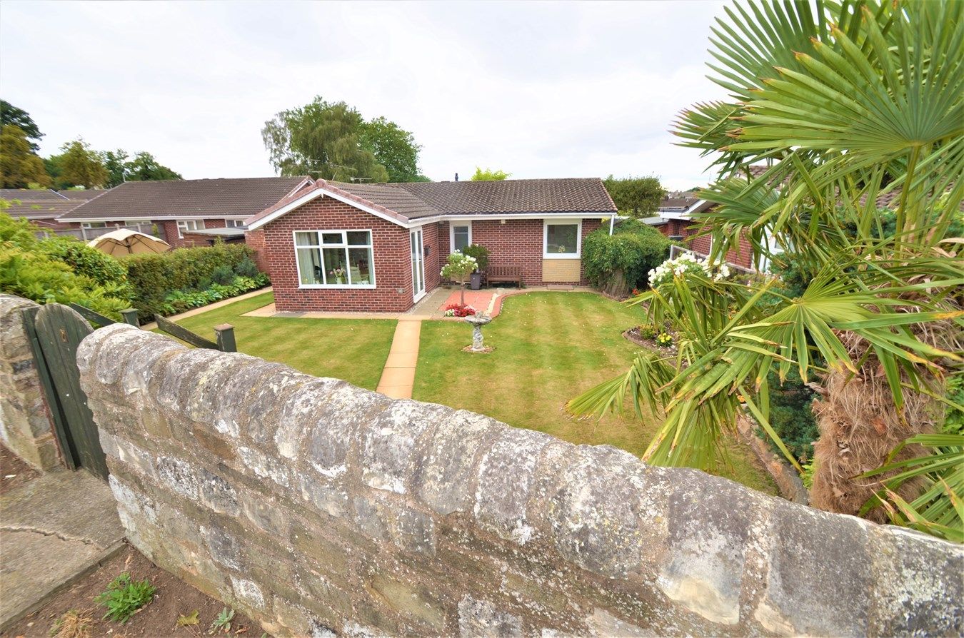 3 bed detached bungalow for sale in Sheep Bridge Lane, Rossington