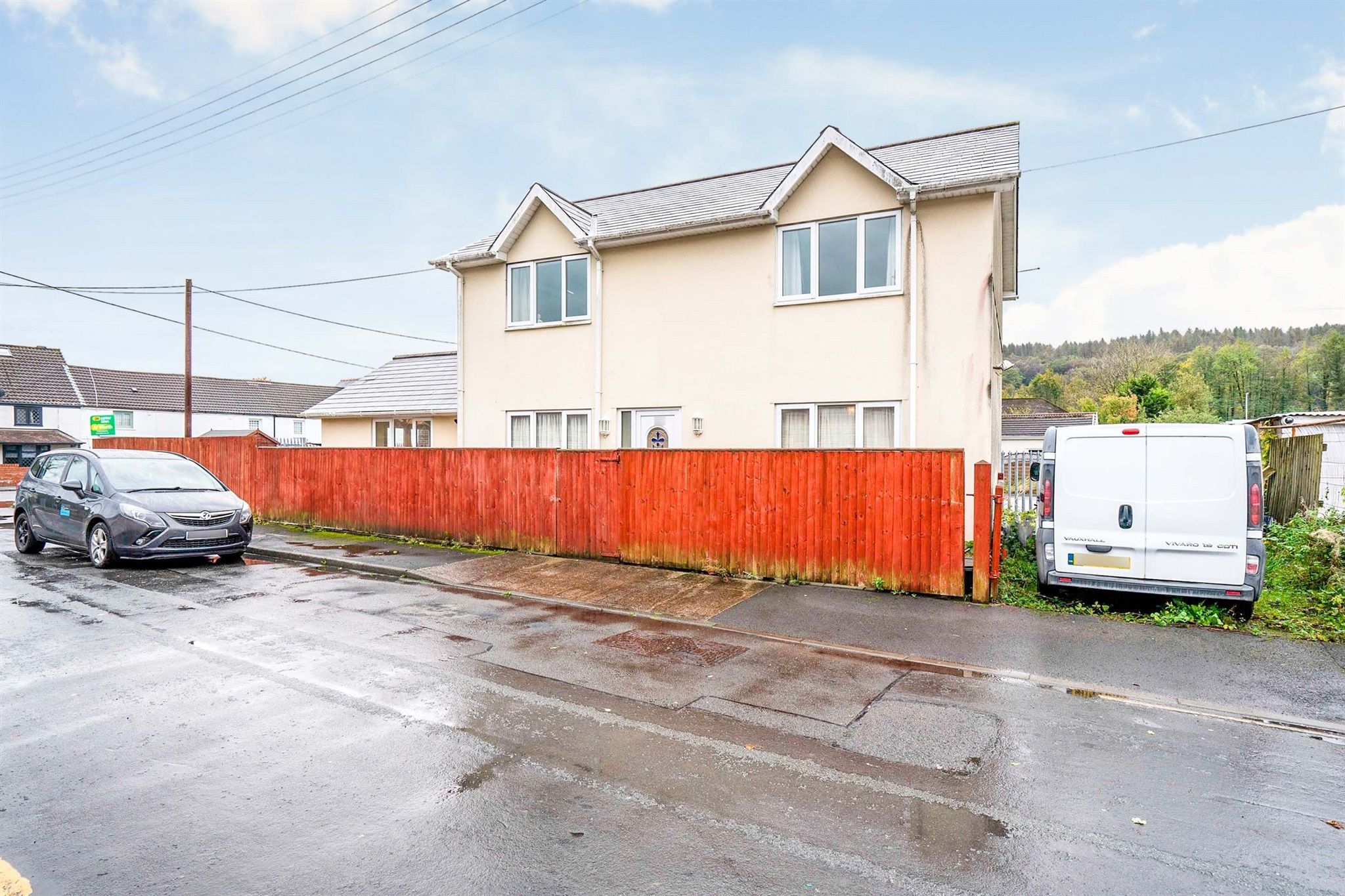 4 bed detached house for sale in Whitefield Close, Glynneath, Neath