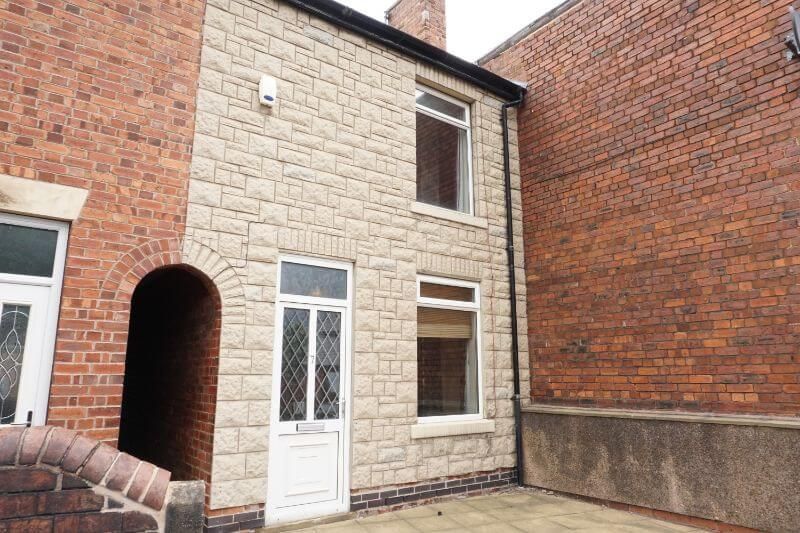 3 bed terraced house for sale in Catherine Street, Chesterfield S40