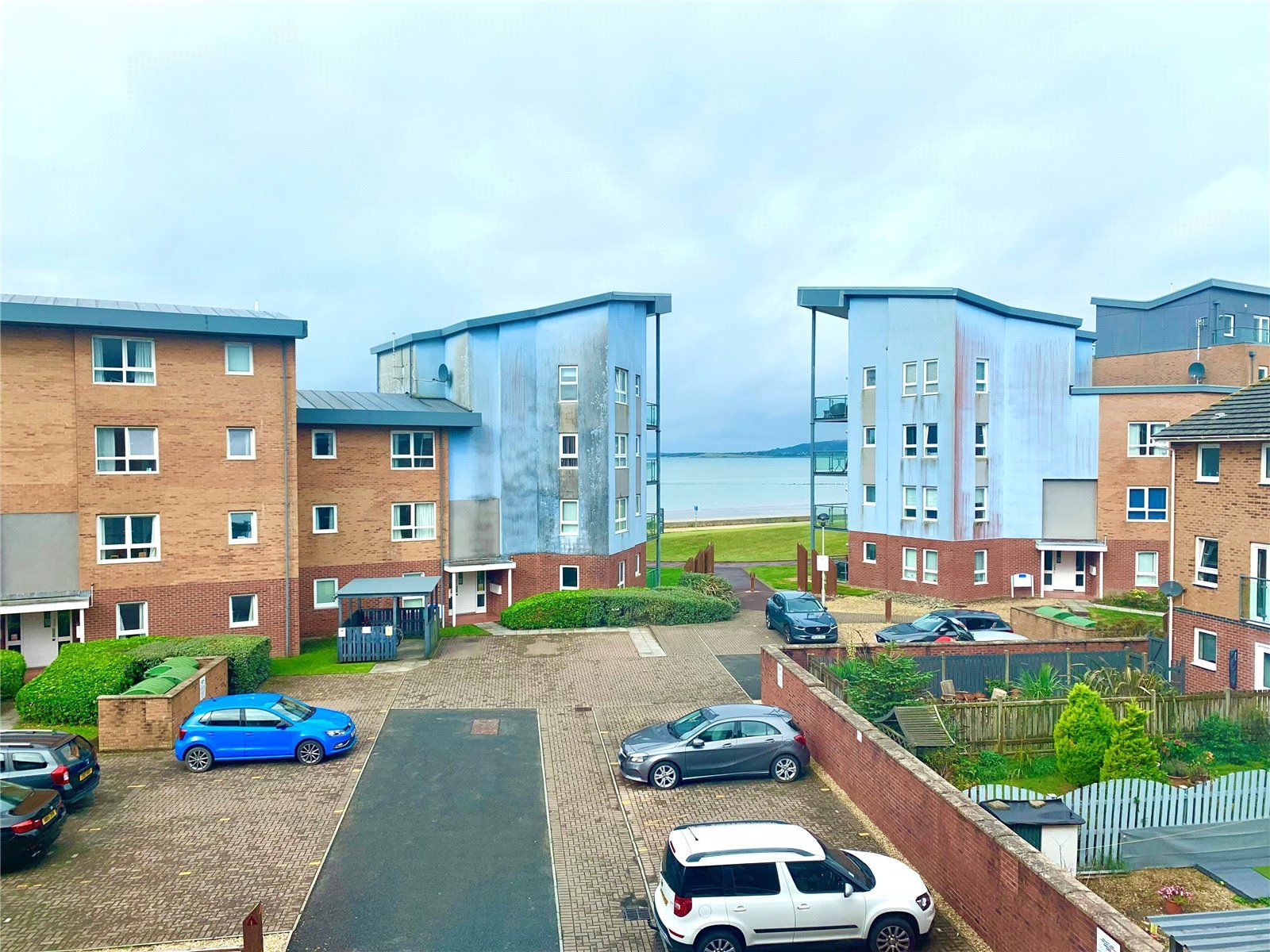 2 bed flat for sale in Cwrt Afon Lliedi, Pentre Doc Y Gogledd, Llanelli