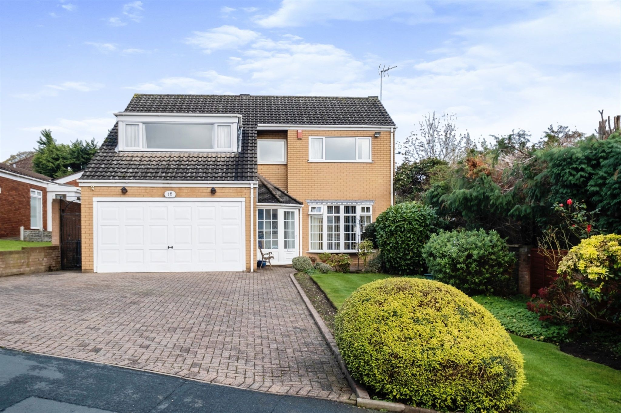 4 bed detached house for sale in Longleat, Great Barr, Birmingham B43