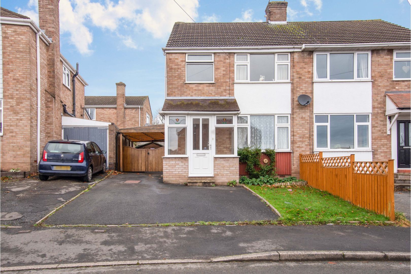 3 bed semidetached house for sale in Furlongs Road, Kidderminster DY14