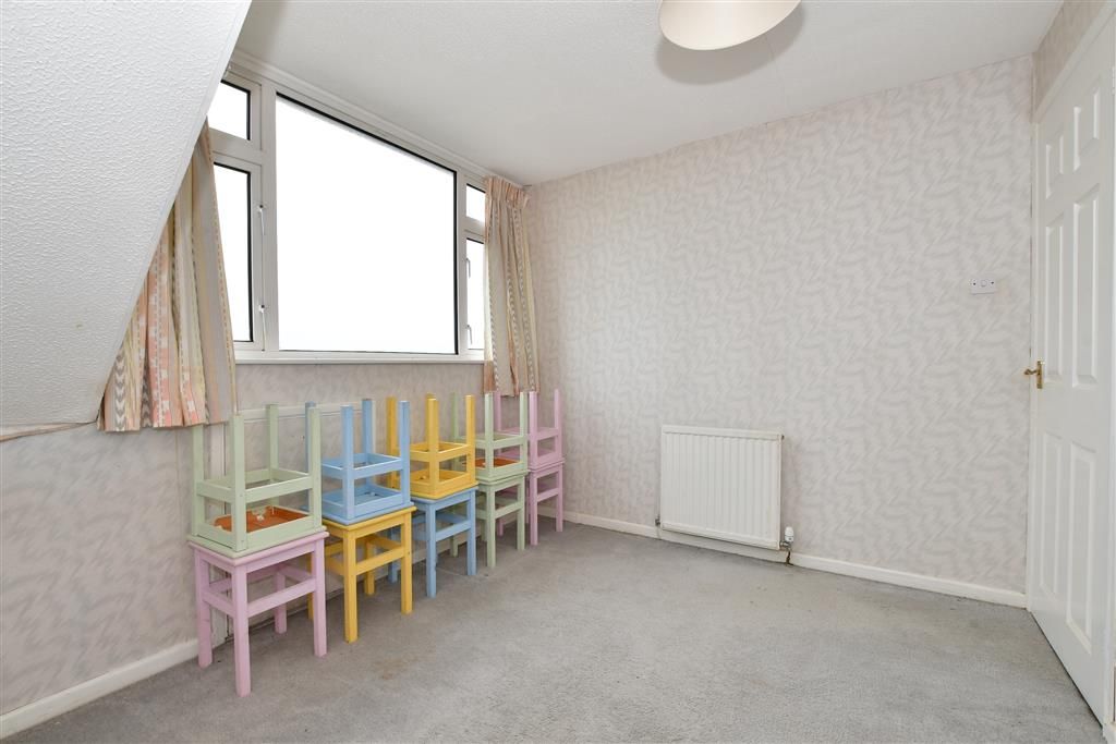 4 bed bungalow for sale in Elizabeth Gardens, Havenstreet, Ryde, Isle