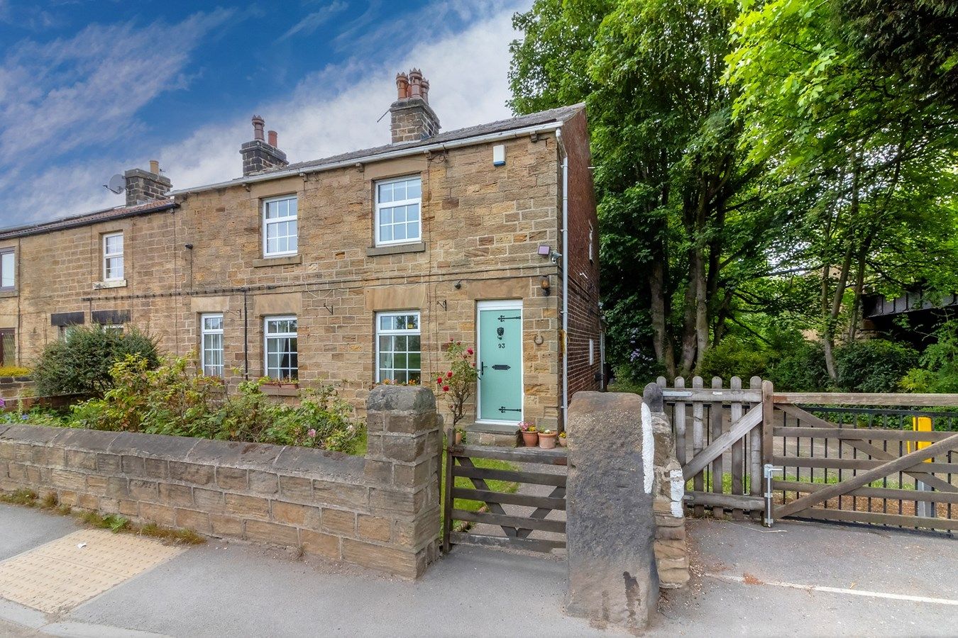 3 bed end terrace house for sale in Dearne Hall Road, Barugh Green