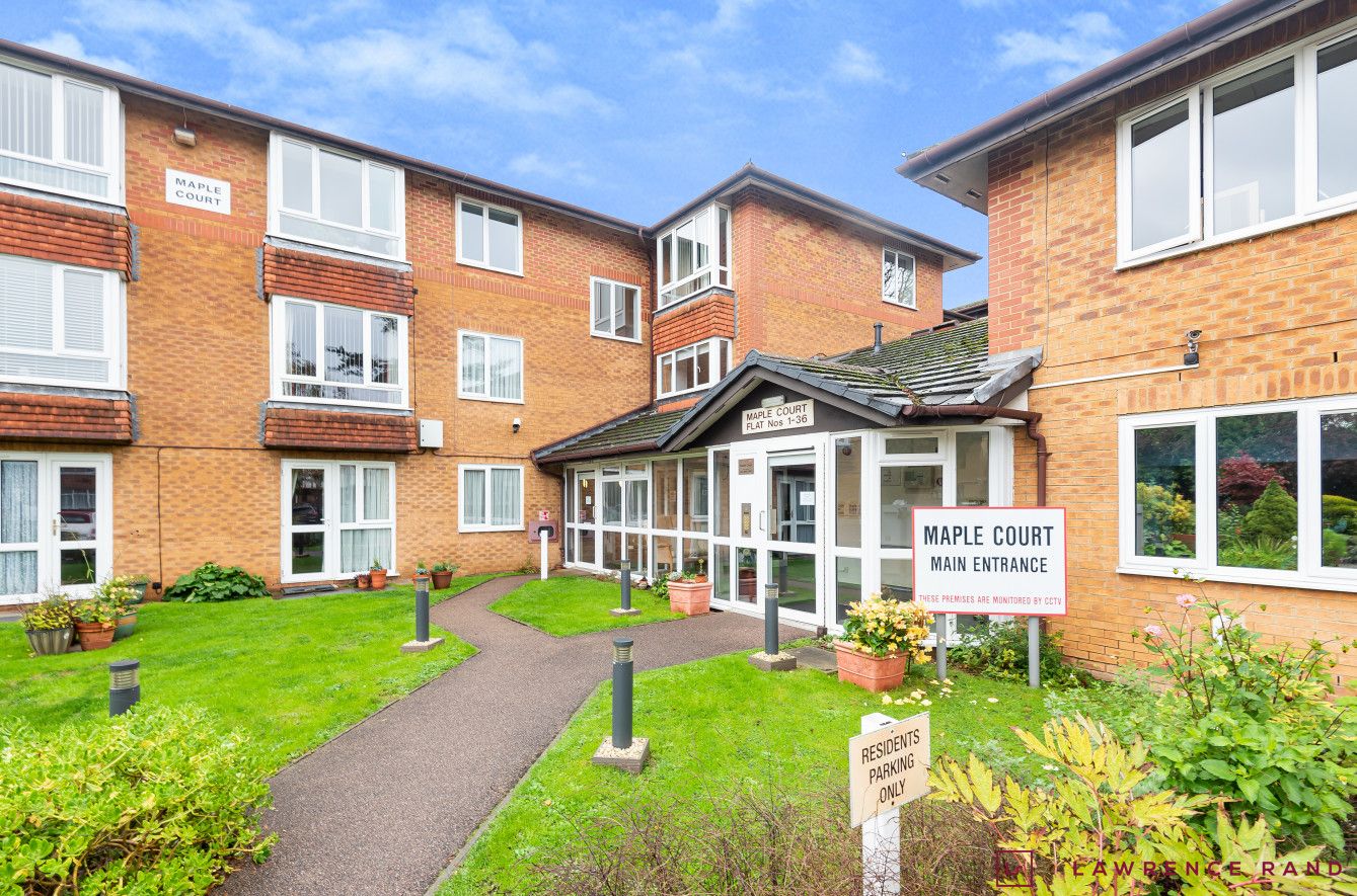 1 bed flat for sale in Maple Court, Pinner Hill Road, Pinner, Middx HA5