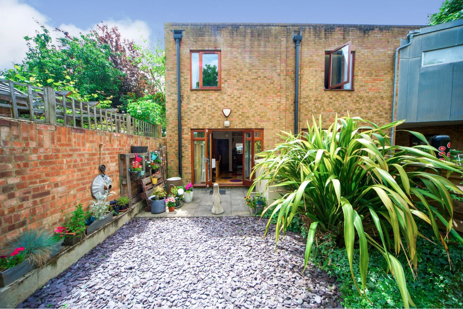 362 Queensbridge Road, Hackney E8  