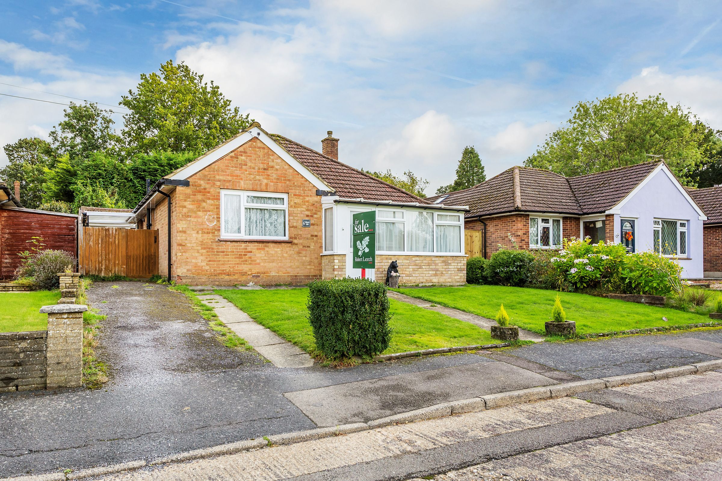 2 bed detached bungalow for sale in Dormans Close, Dormansland