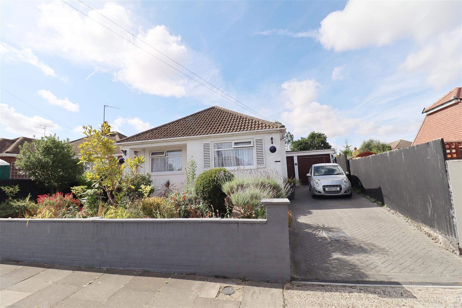 3 bed detached bungalow for sale in Fraser Close, Chelmsford CM2 Zoopla