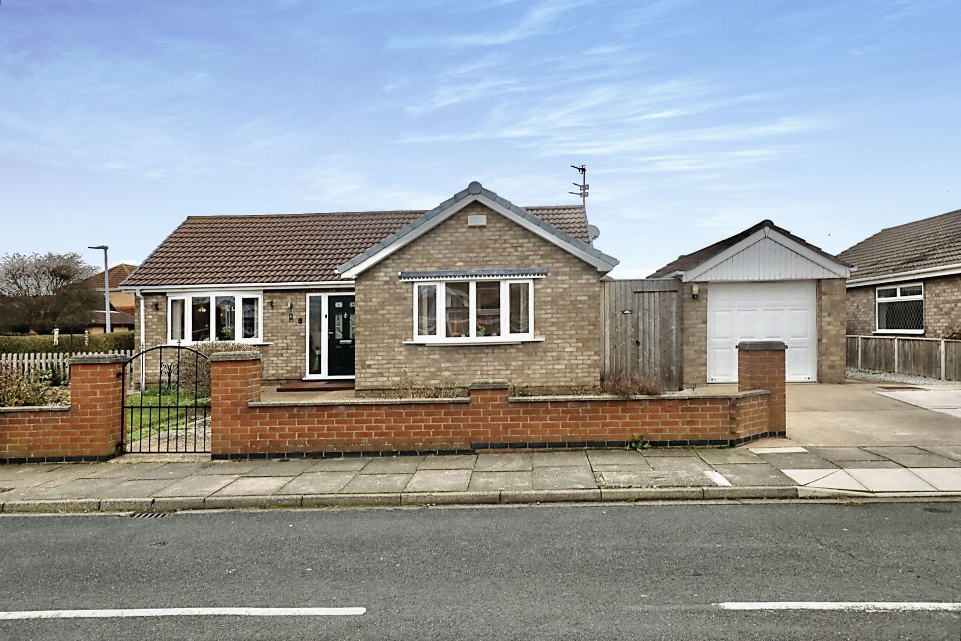 2 bed bungalow for sale in Waldorf Road, Cleethorpes DN35 Zoopla