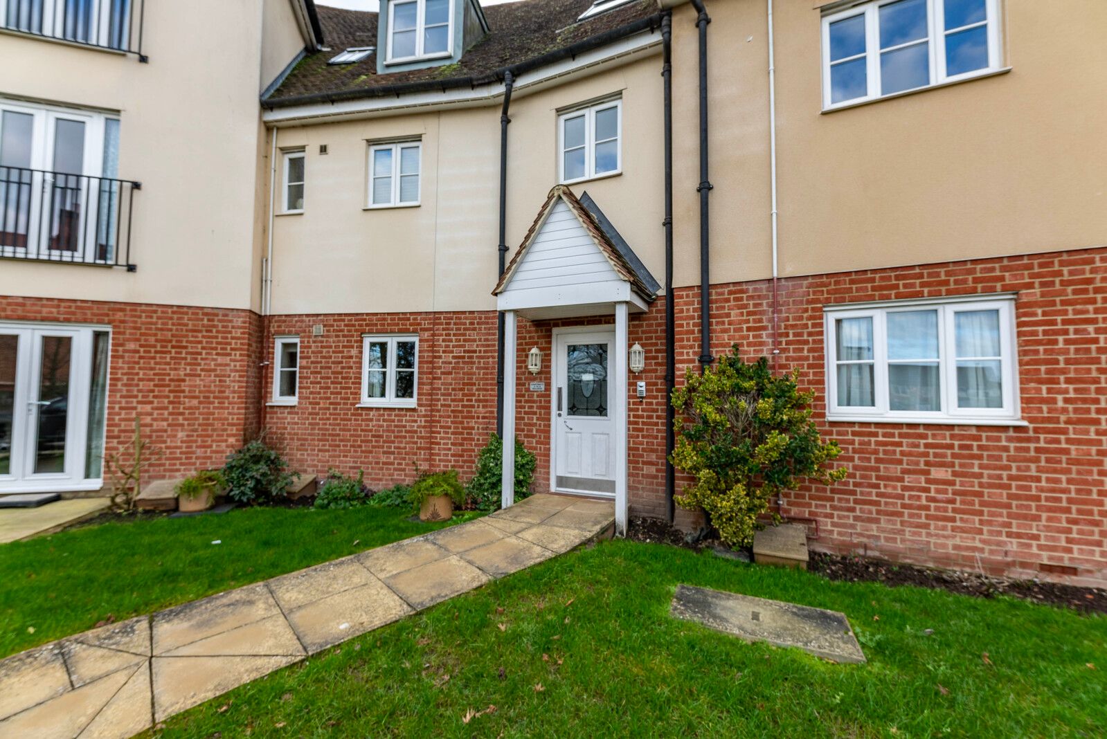 2 bed flat for sale in Brignall Place, Dunmow, Essex CM6 Zoopla