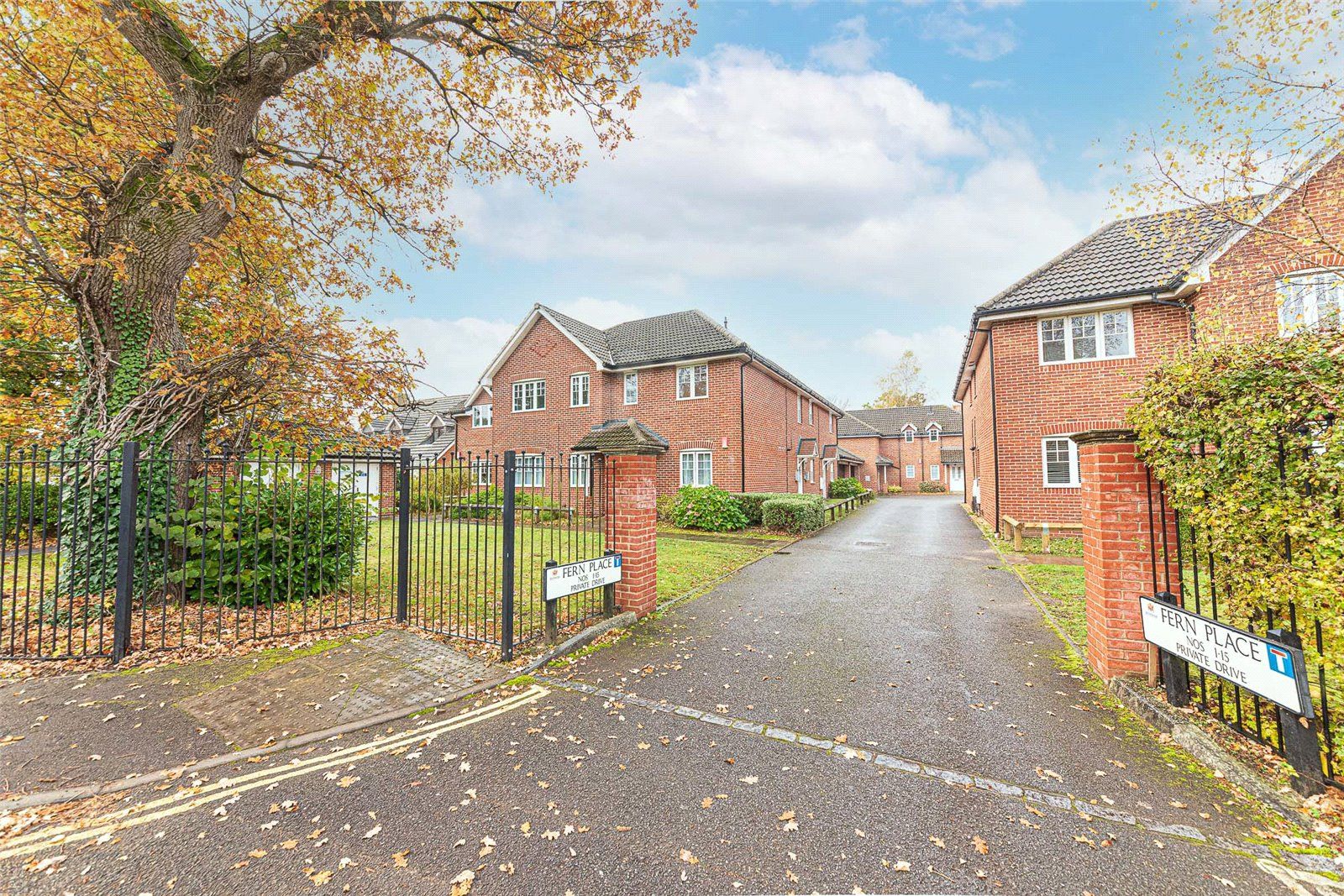 2 bed flat for sale in Fern Place, Farnborough, Hampshire GU14 Zoopla