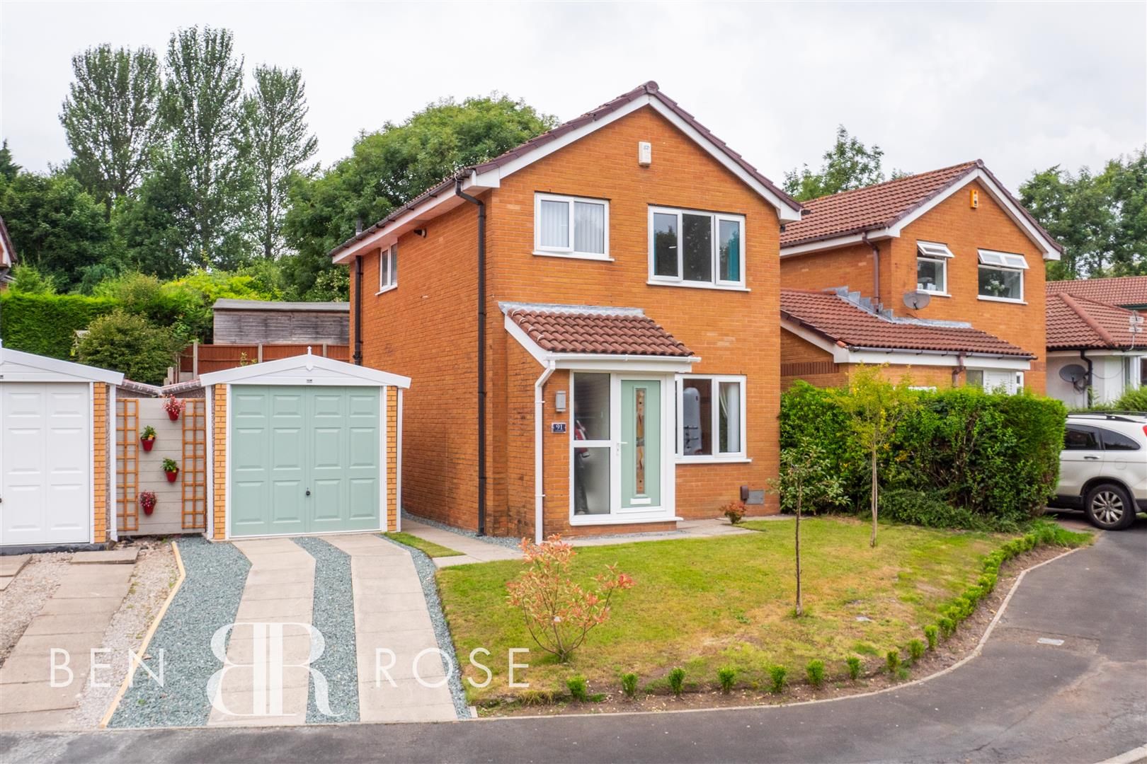 3 bed detached house for sale in Clover Field, ClaytonLeWoods