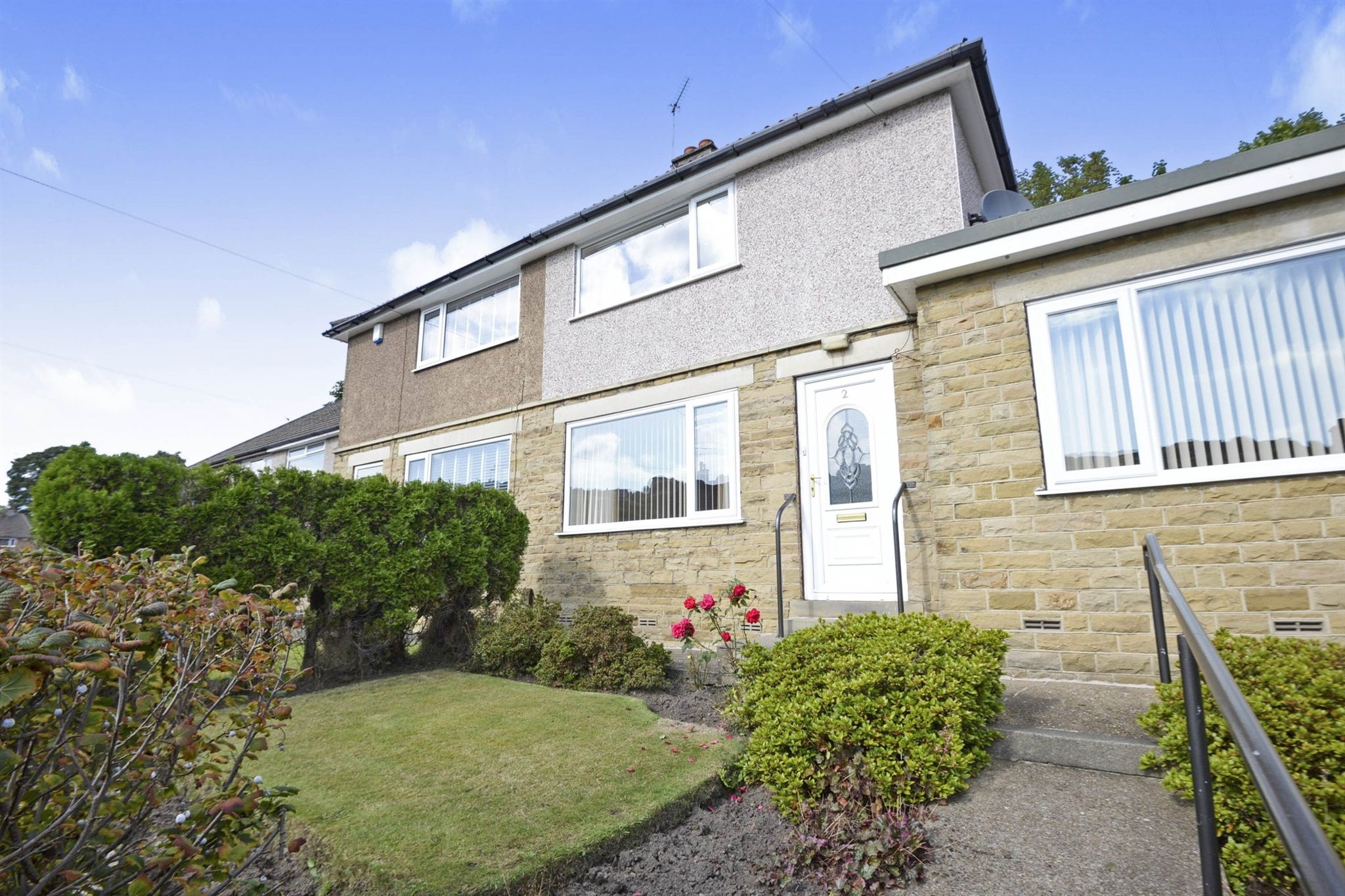 2 bed semidetached house for sale in Meadow Lane, Wheatley, Halifax
