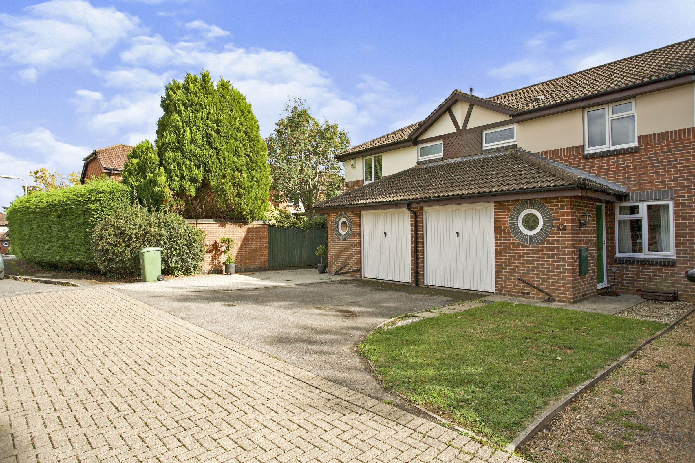 3 bed terraced house for sale in Clayhill Close, Waltham Chase