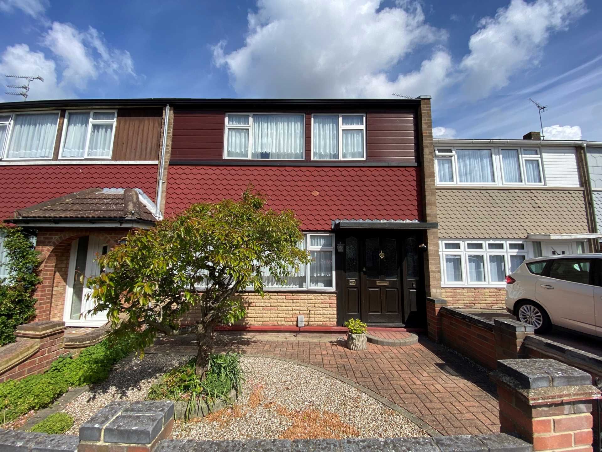 3 bed terraced house for sale in Great Knightleys, Laindon SS15 Zoopla