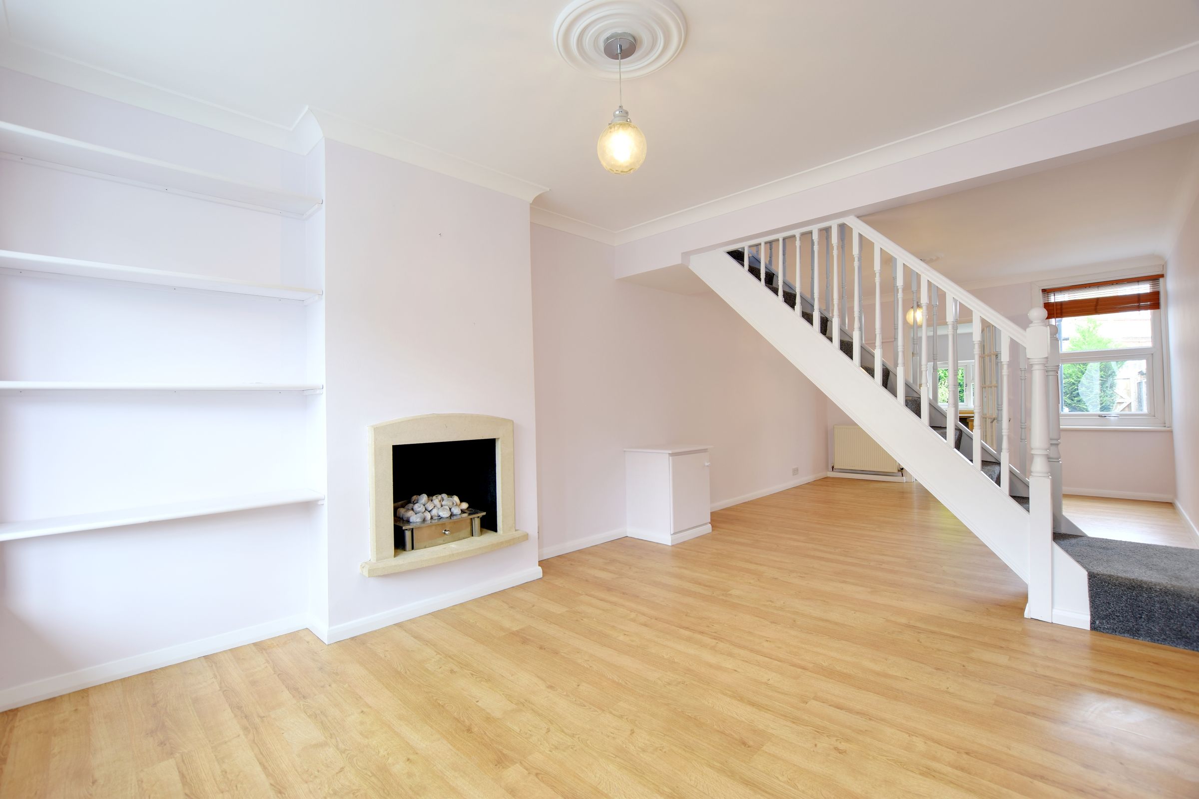 2 bed terraced house to rent in Lowestoft Road, Watford, Hertfordshire