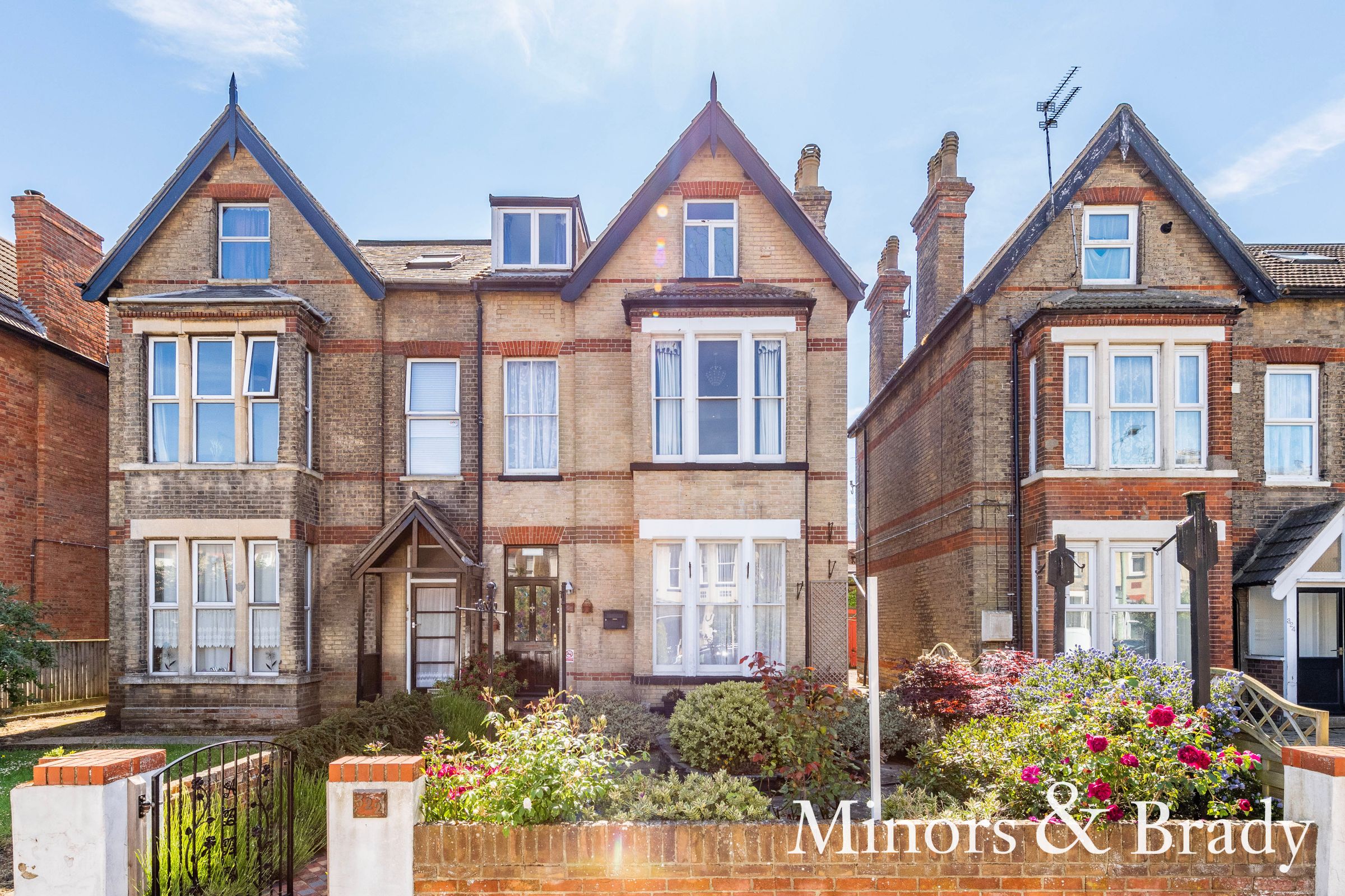 5 bed semidetached house for sale in London Road South, Lowestoft NR33