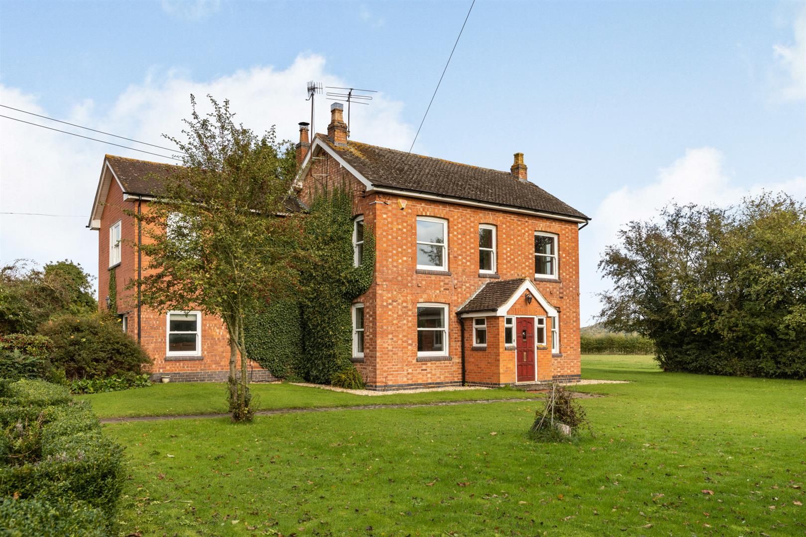 5 Bed Detached House For Sale In Crowle Road Tibberton Droitwich Spa Worcestershire Wr9 Zoopla
