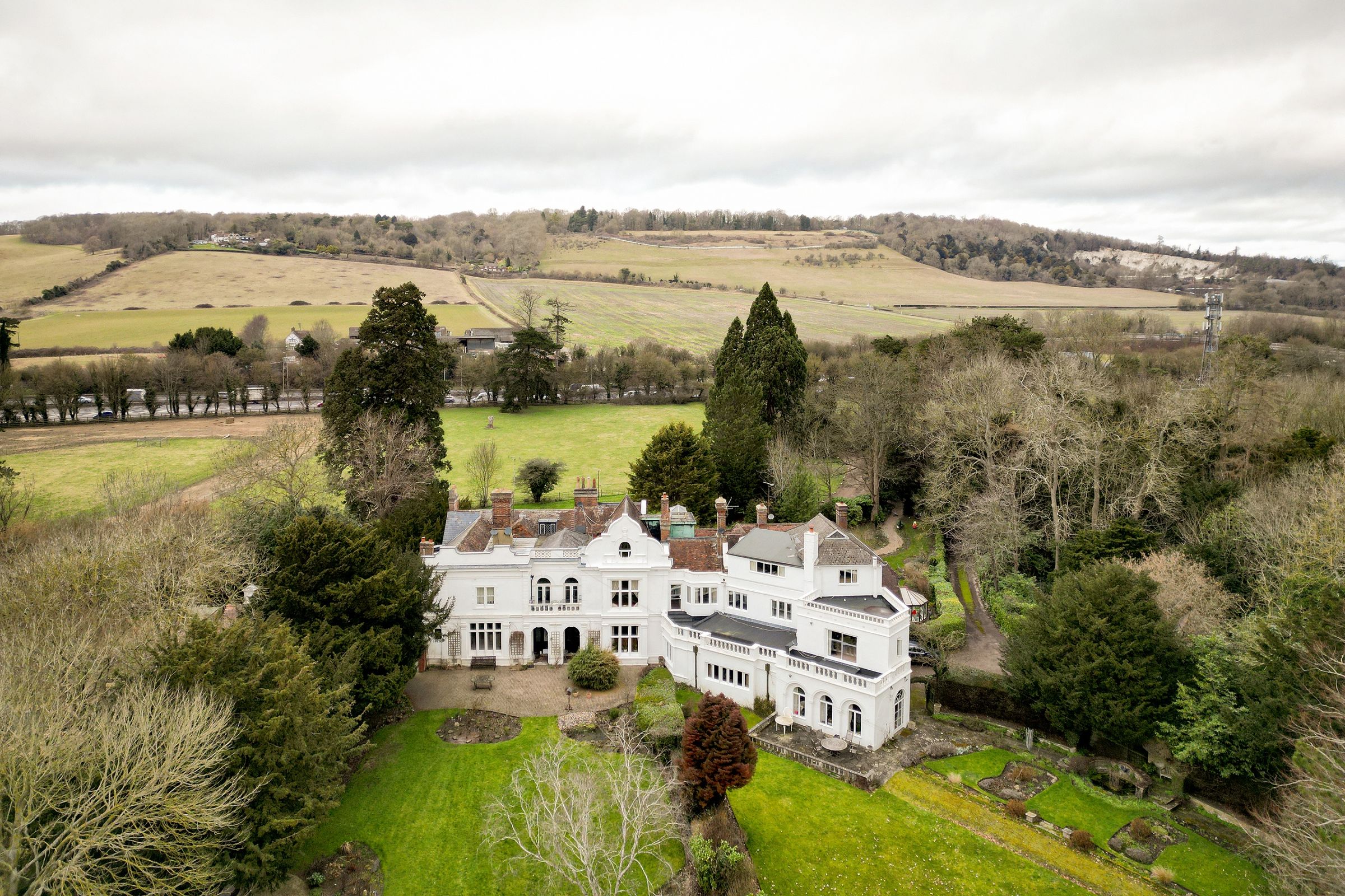 4 bed town house for sale in Morants Court Road, Dunton Green