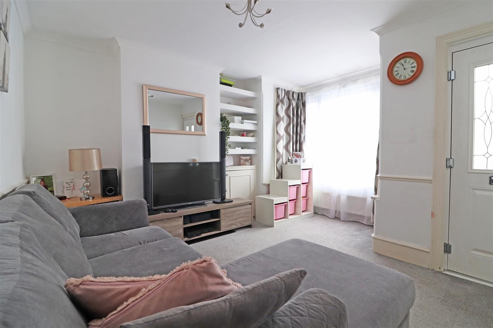 2 bed terraced house for sale in Garlands Road, Redhill RH1 Zoopla