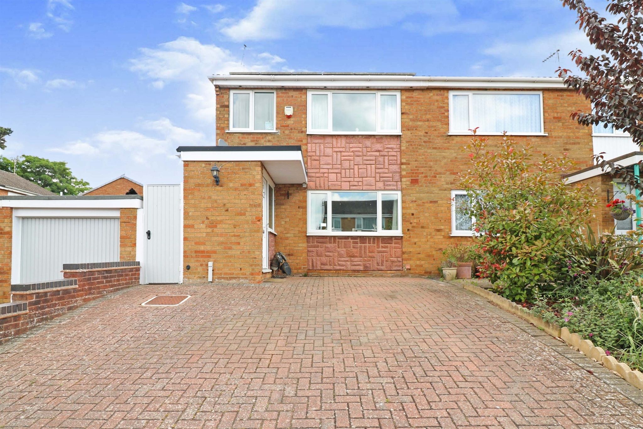 3 bed semidetached house for sale in Ainsdale, Fleckney, Leicester LE8