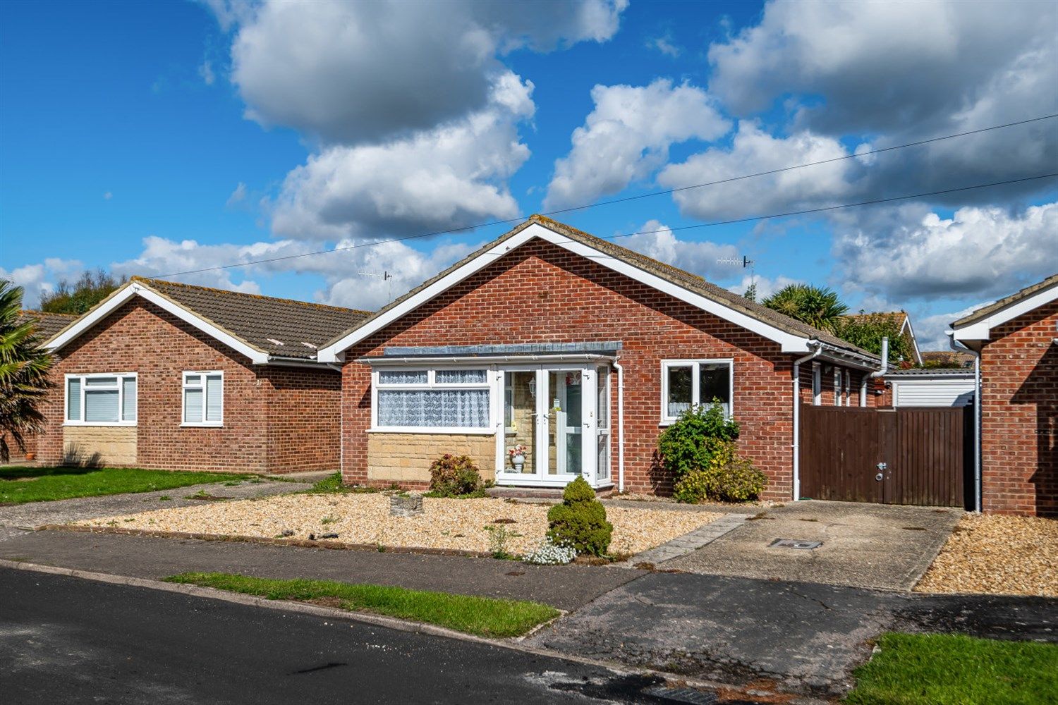 2 bed detached bungalow for sale in Robins Close, Selsey PO20 Zoopla