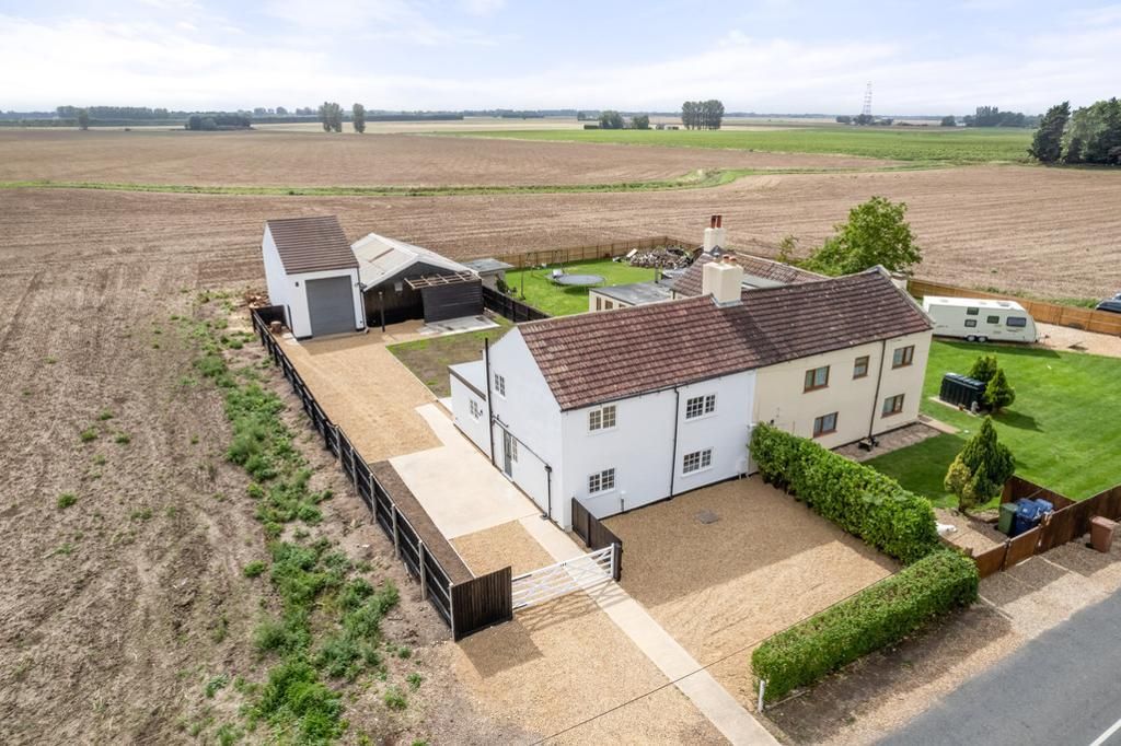 3 bed semidetached house for sale in High Road, Newton, Wisbech, Cambs