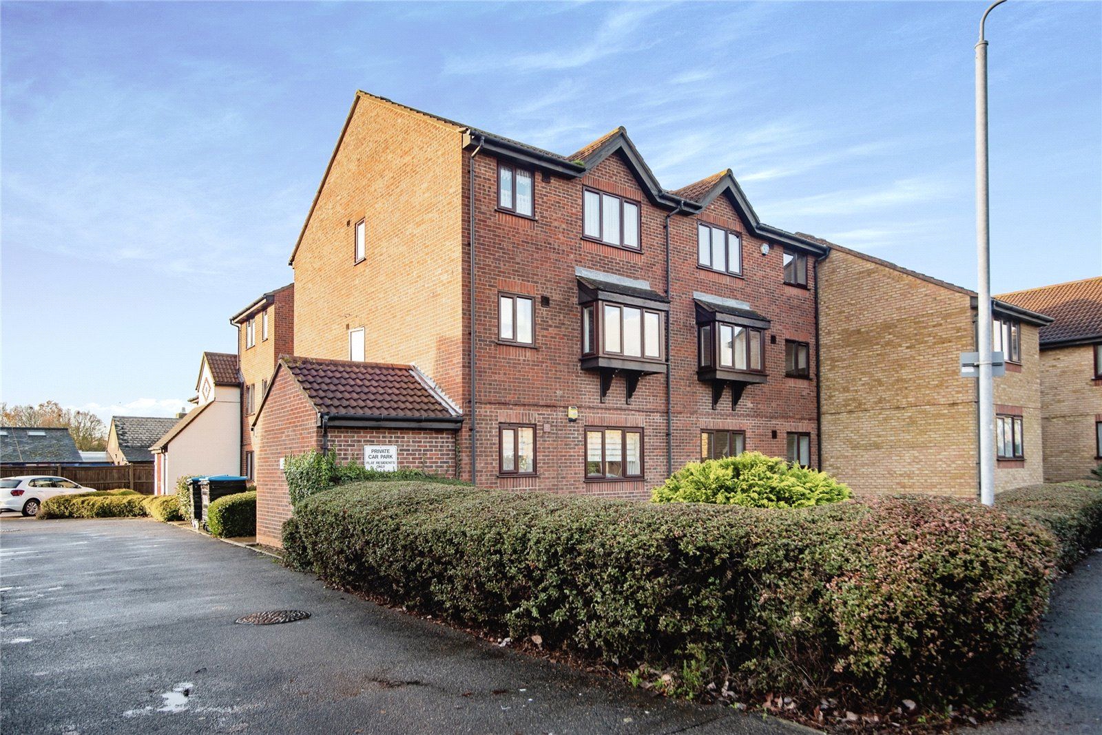 2 bed flat for sale in Elmdon Road, South Ockendon RM15 Zoopla